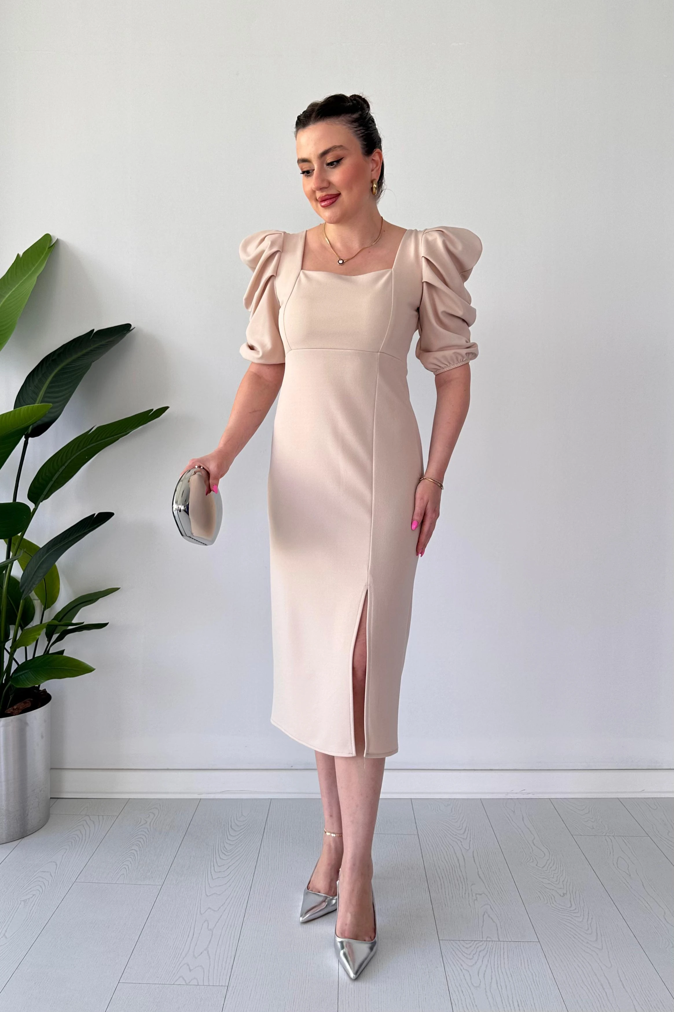 Prenses Kol Krep Elbise Krem