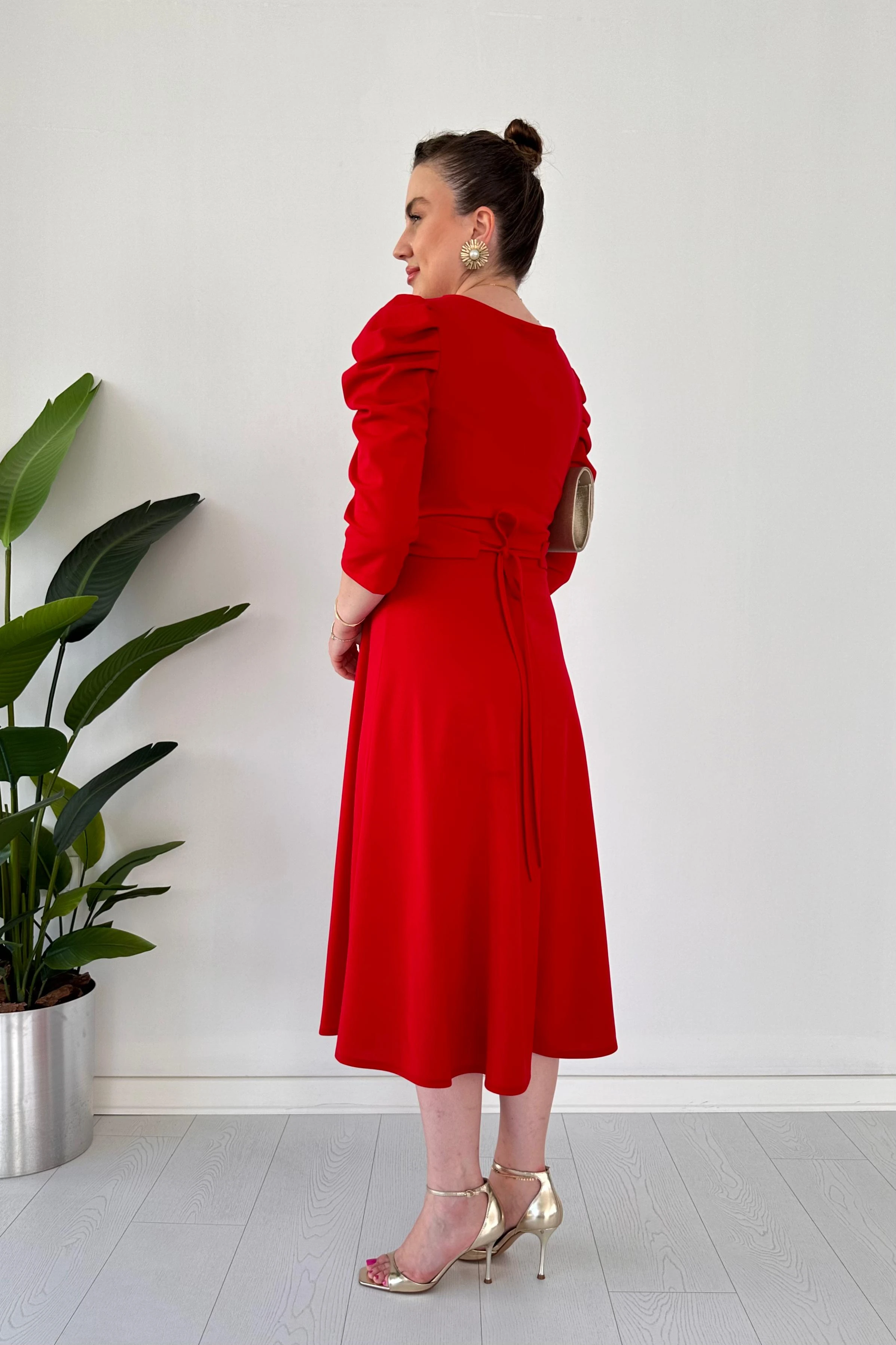 Kumaş Kemerli Krep Elbise Kırmızı