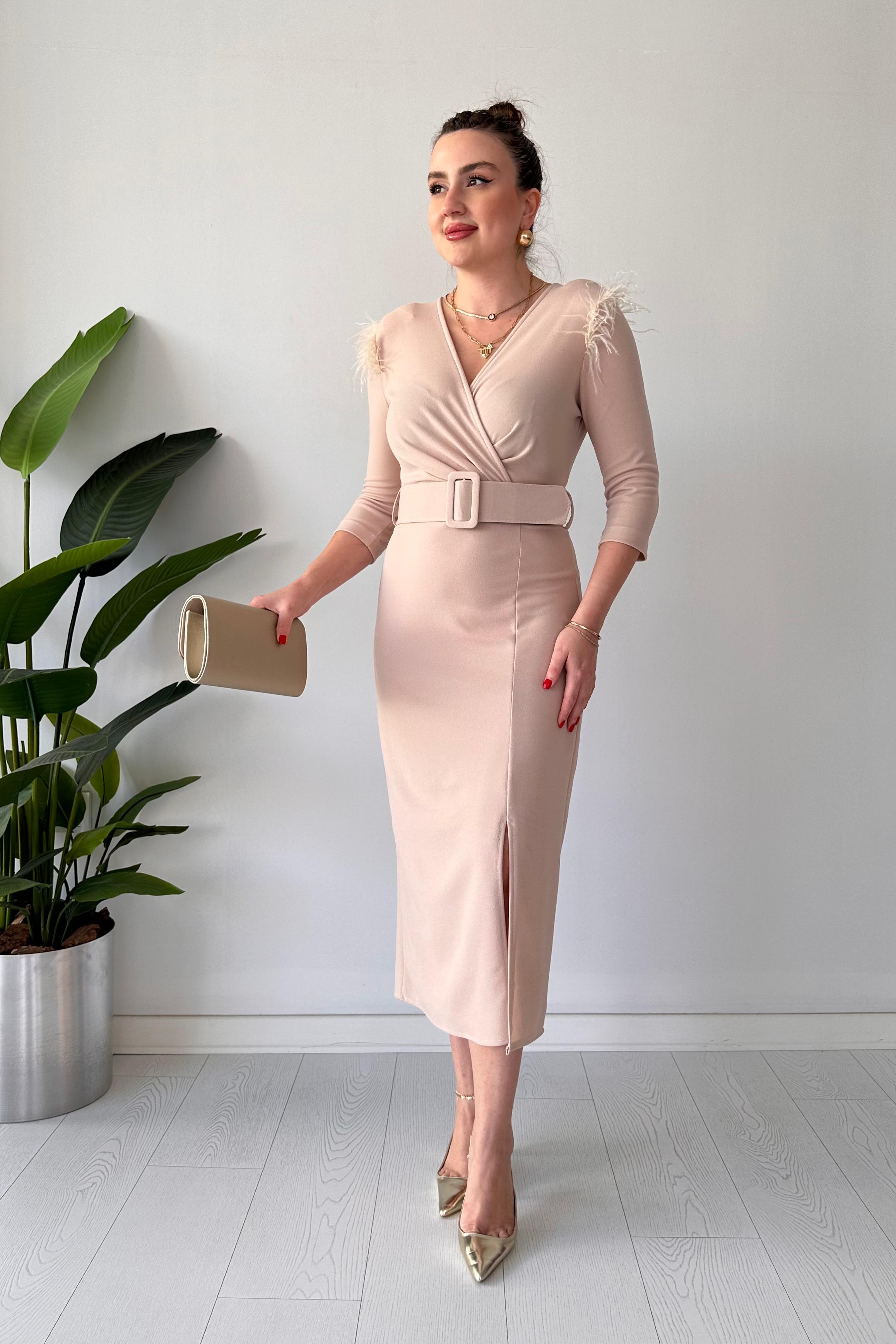 Omzu Tüylü Krep Elbise