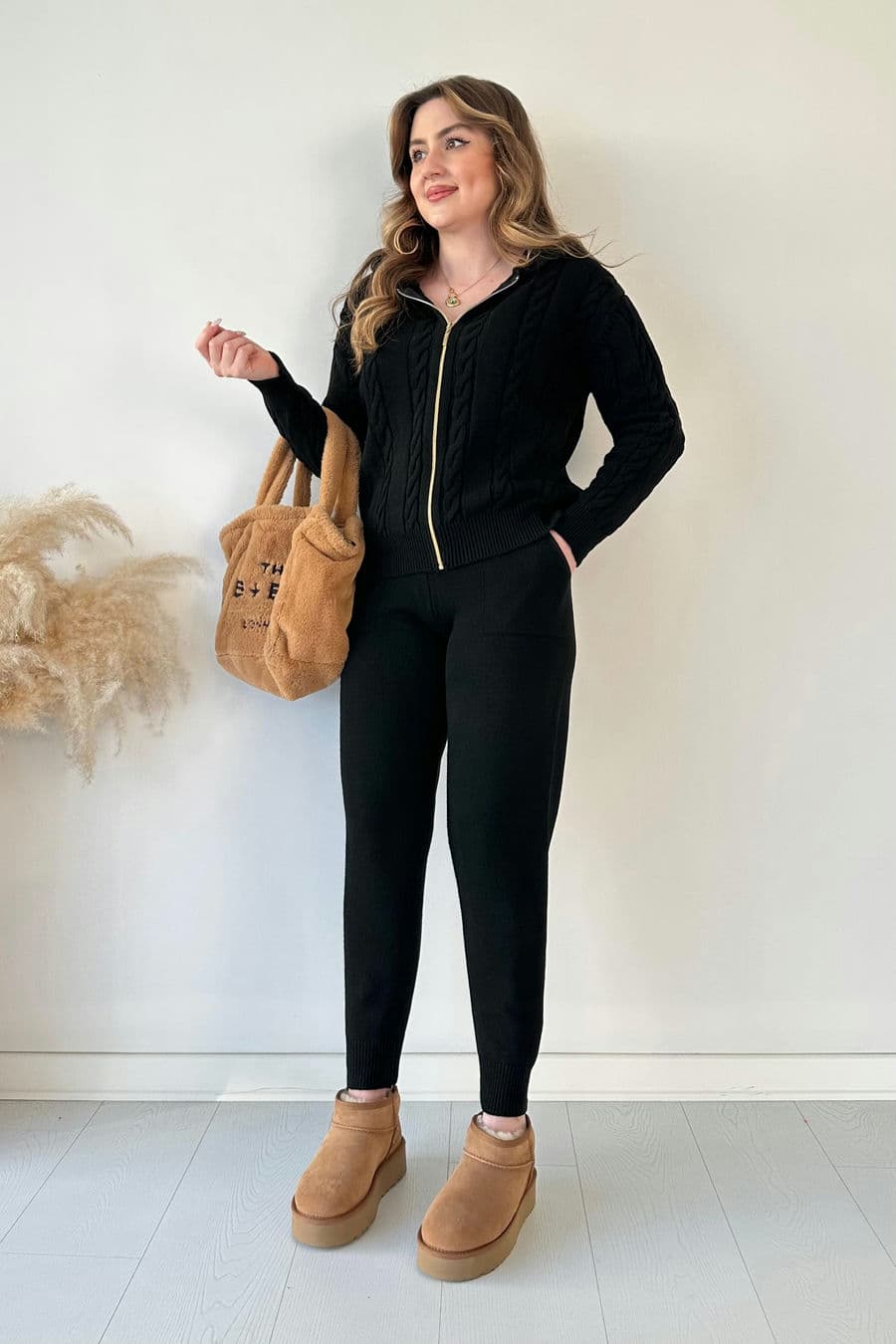 Kapüşonlu Triko Takım