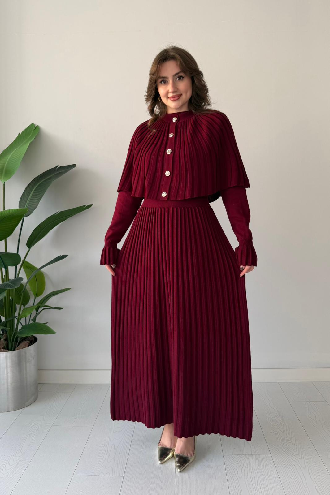 Pelerinli Triko Elbise