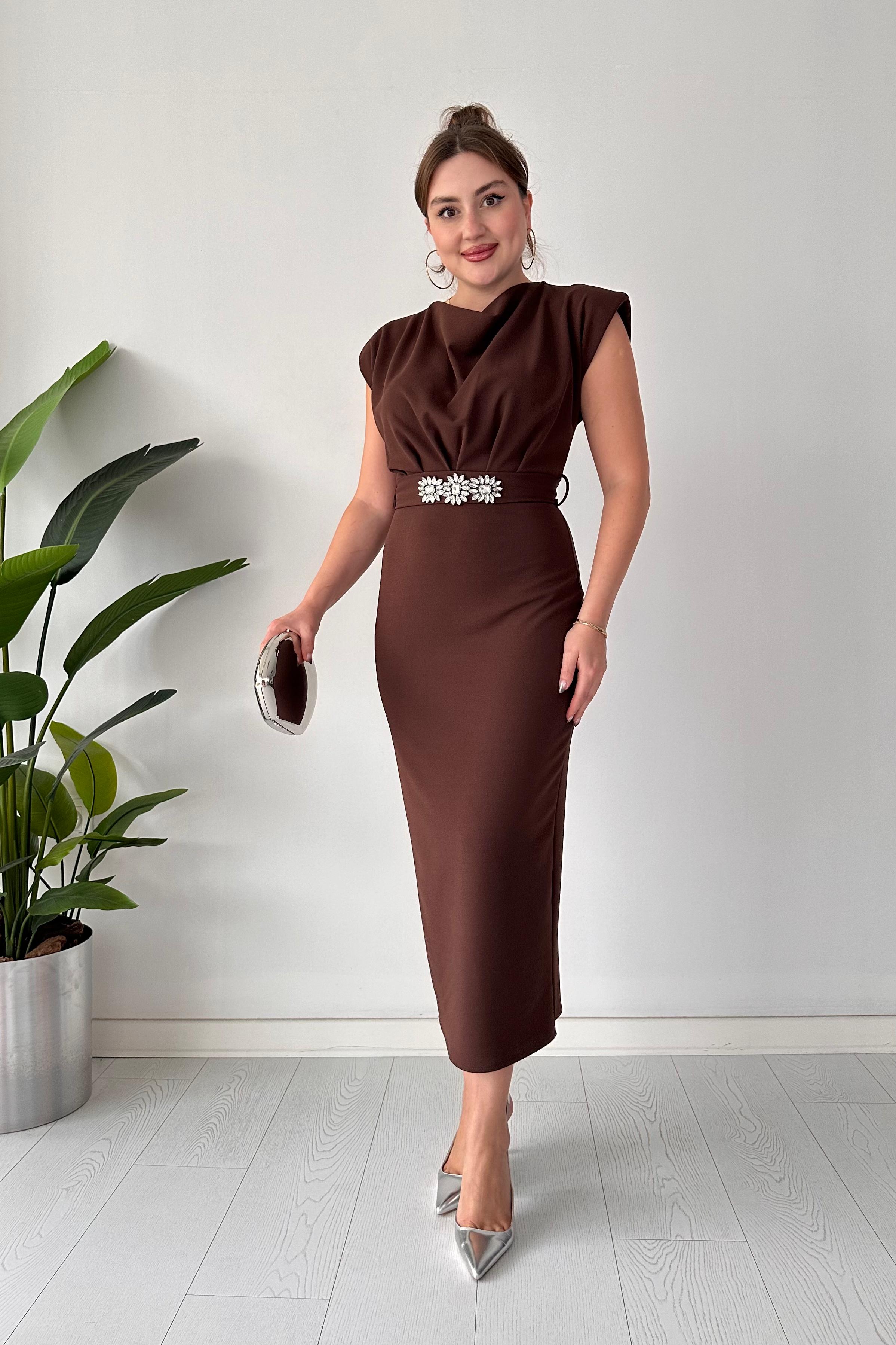 Üç Taş Kemerli Krep Elbise