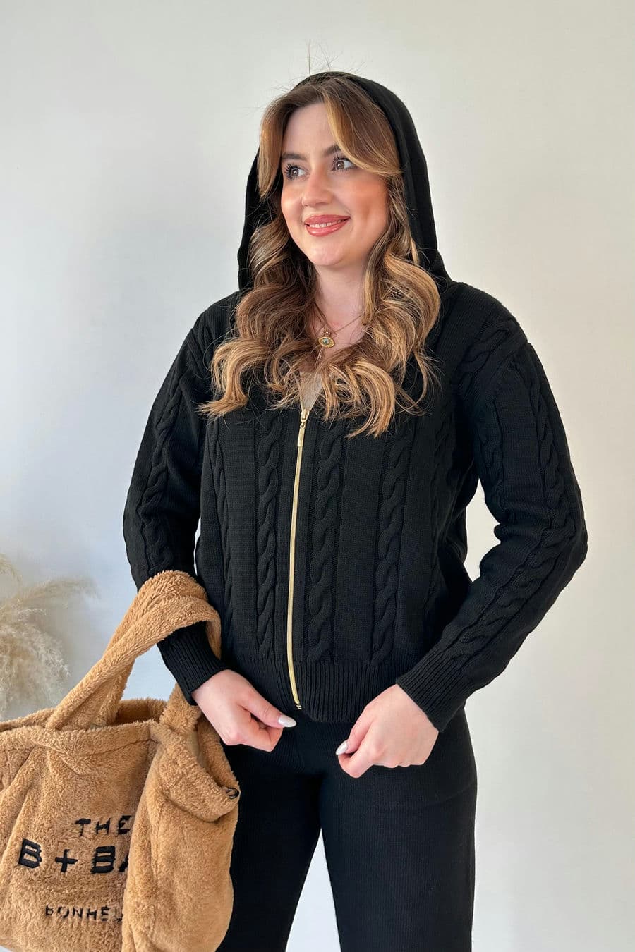 Kapüşonlu Triko Takım