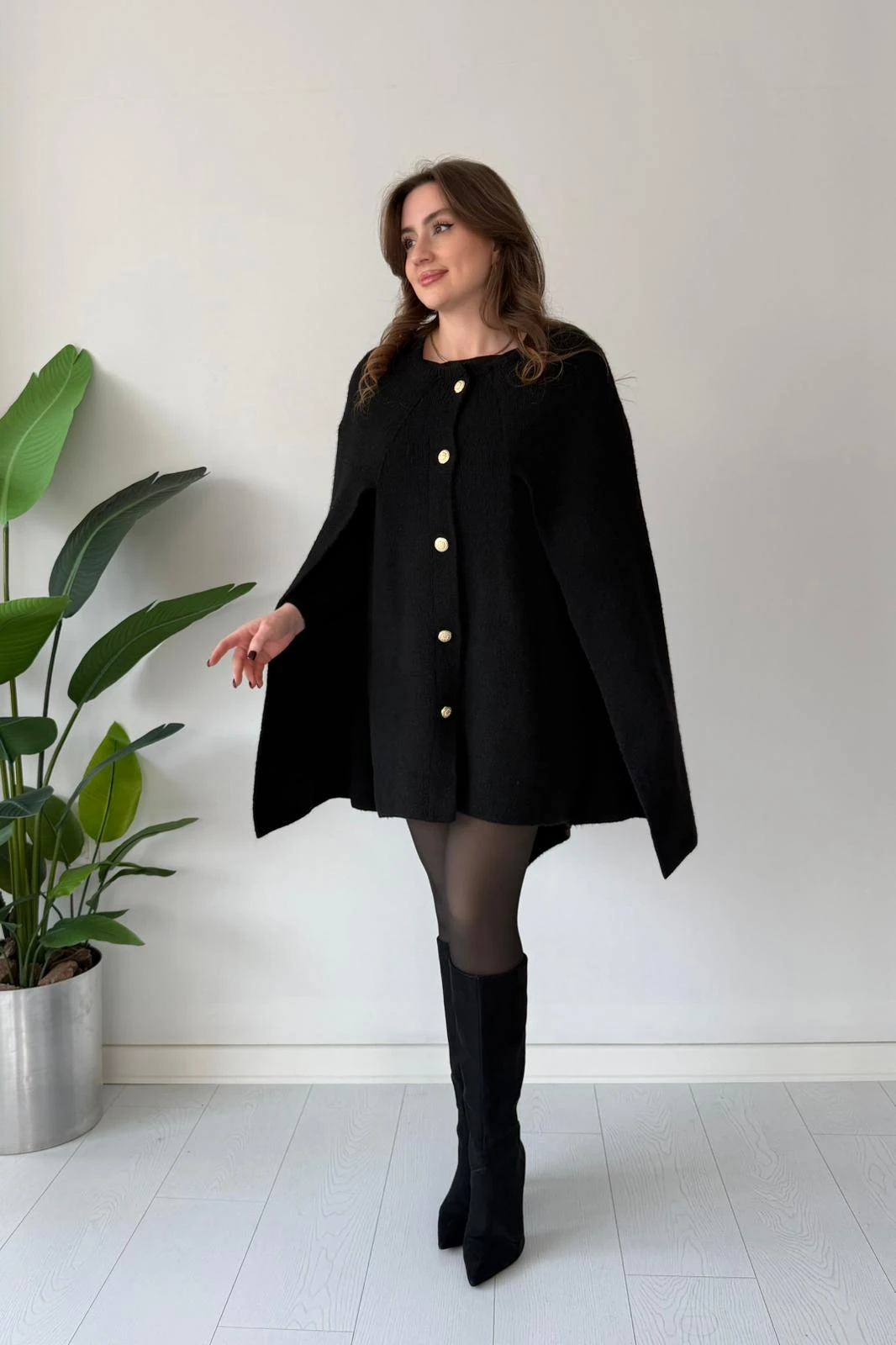 Gold Düğmeli Triko Pelerin - SİYAH