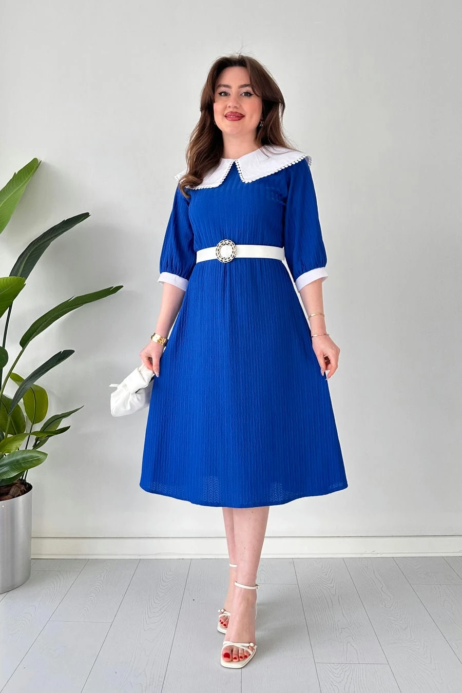 Fisto Yakalı Kemerli Elbise