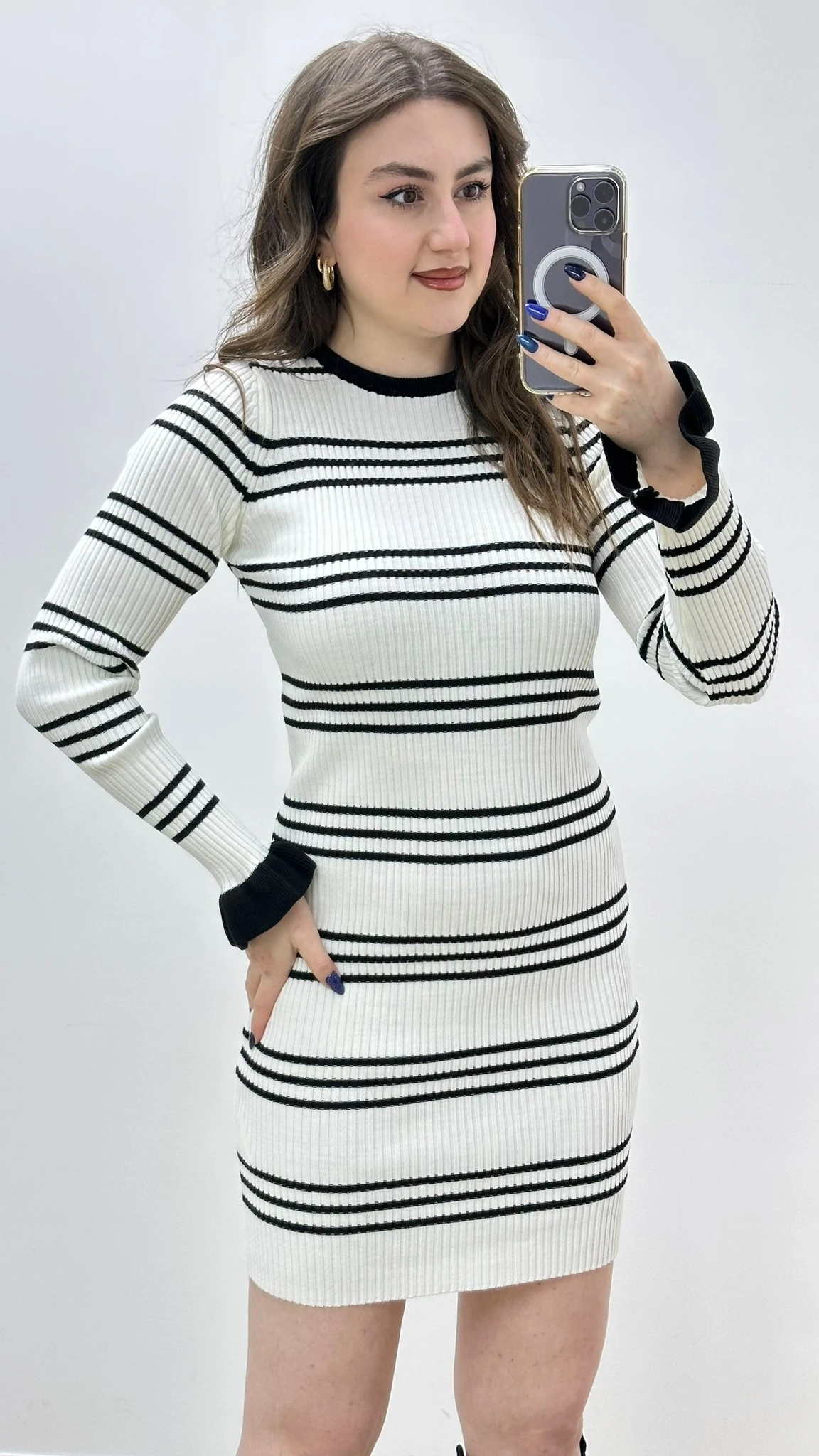 Volanlı Çizgili Triko Elbise Beyaz