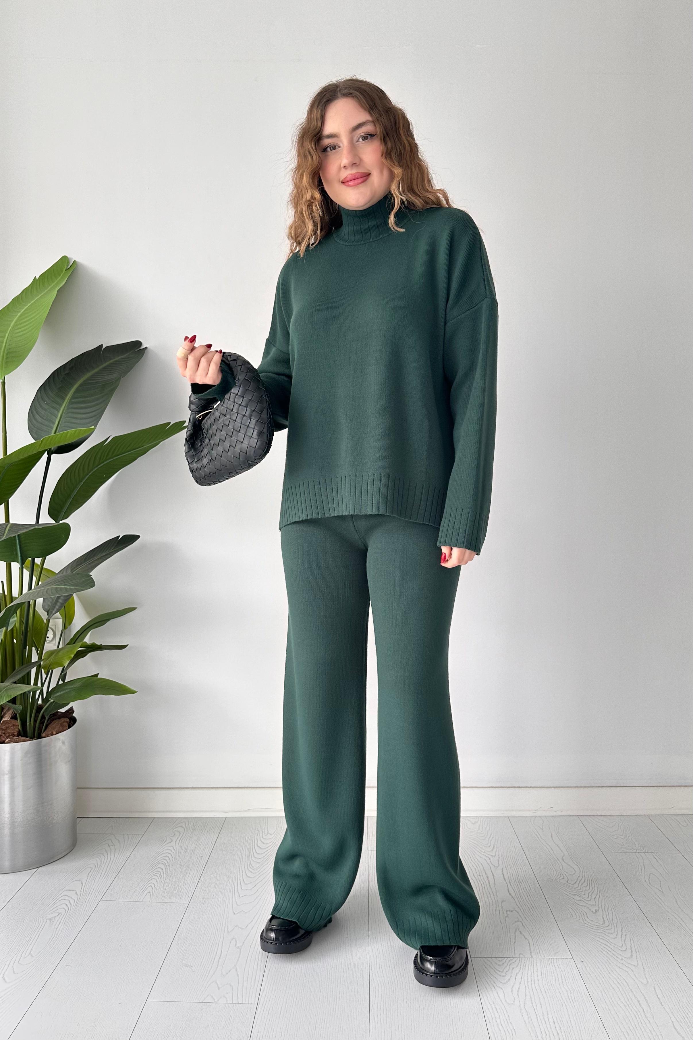 Yarım Boğazlı Triko Takım