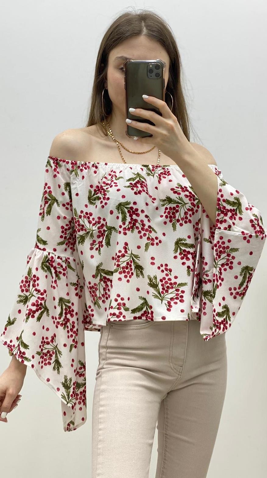 Kiraz Desenli Madonna Bluz Beyaz