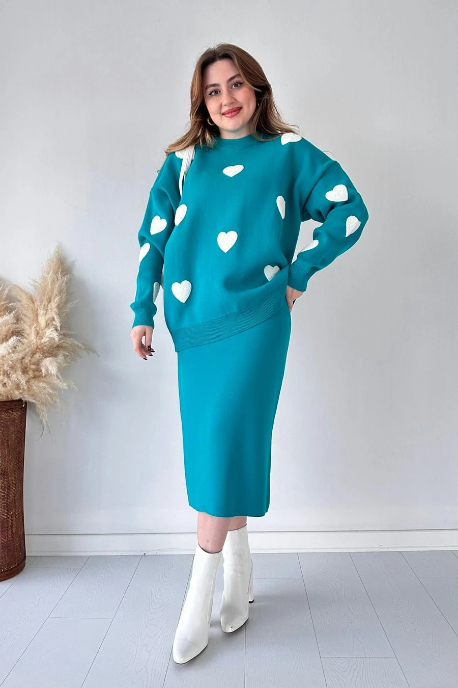 Kalpli Etekli Triko Takım