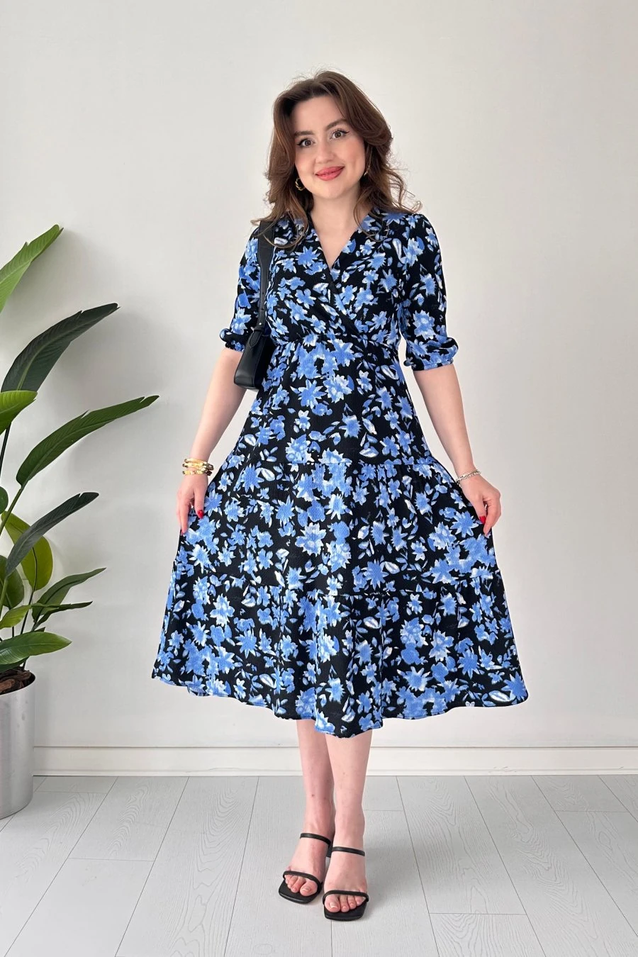 Mavi Çiçekli Bürümcük Elbise