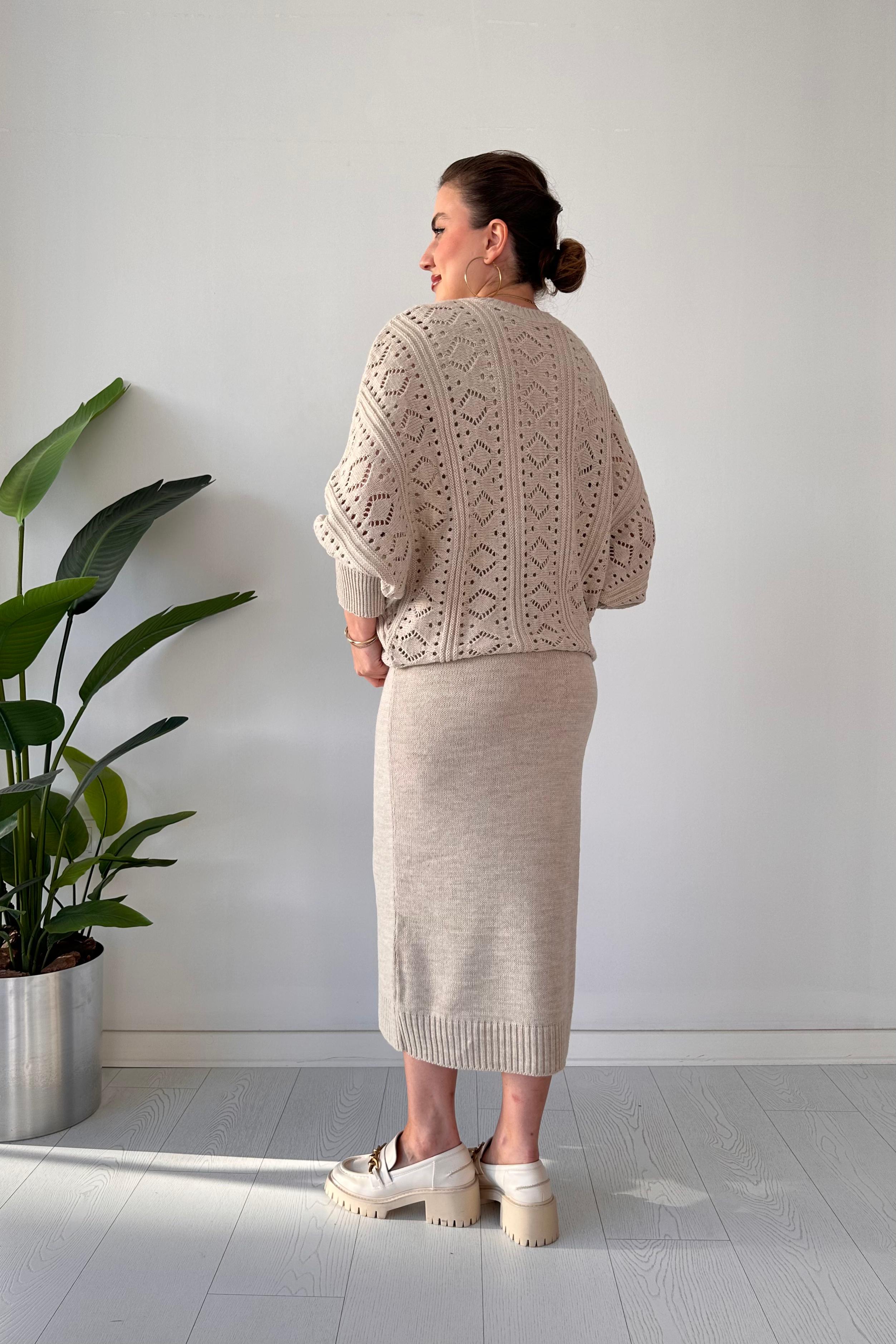 Delik Kazaklı Triko Elbise