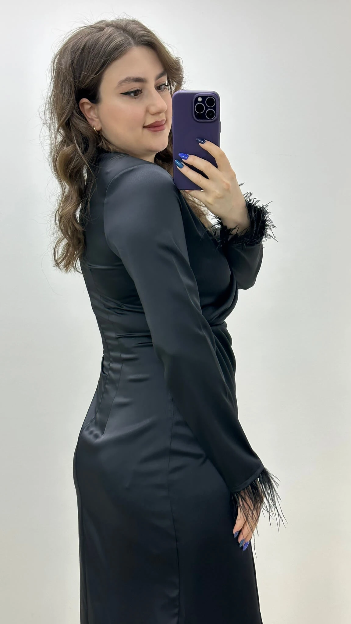 Tüylü Kruvaze Saten Elbise Siyah