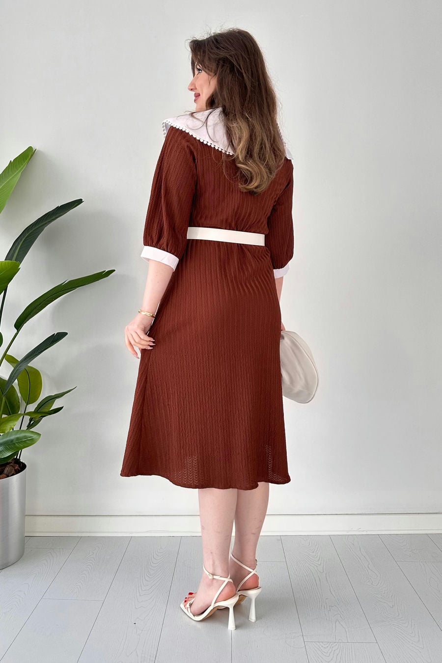 Fisto Yakalı Kemerli Elbise