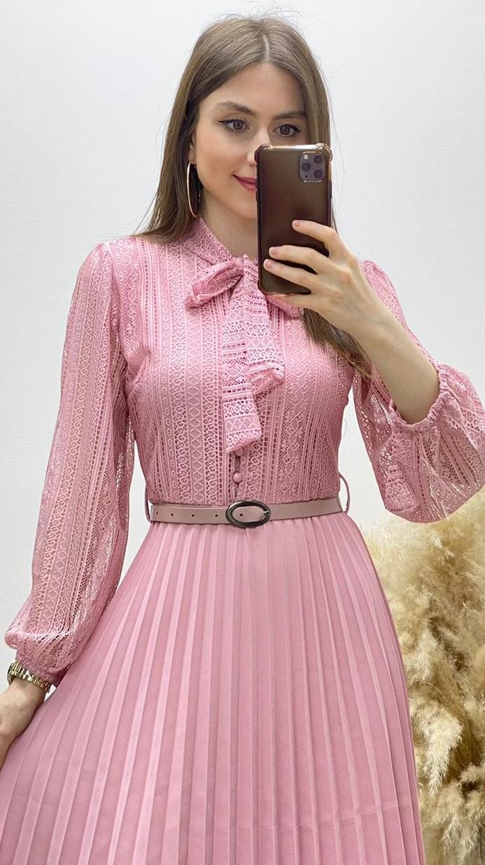 Dantelli Pile Detaylı Kemerli Elbise Pudra