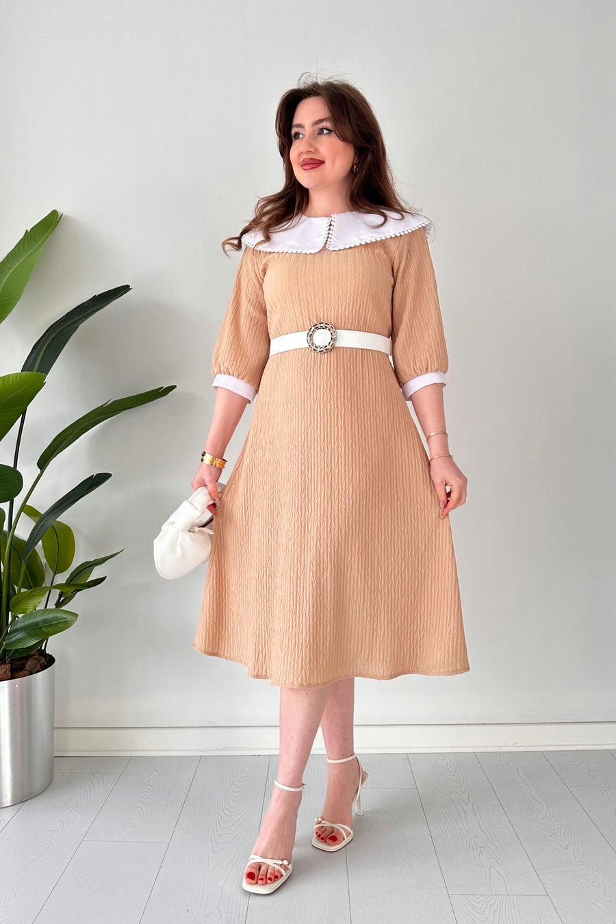 Fisto Yakalı Kemerli Elbise