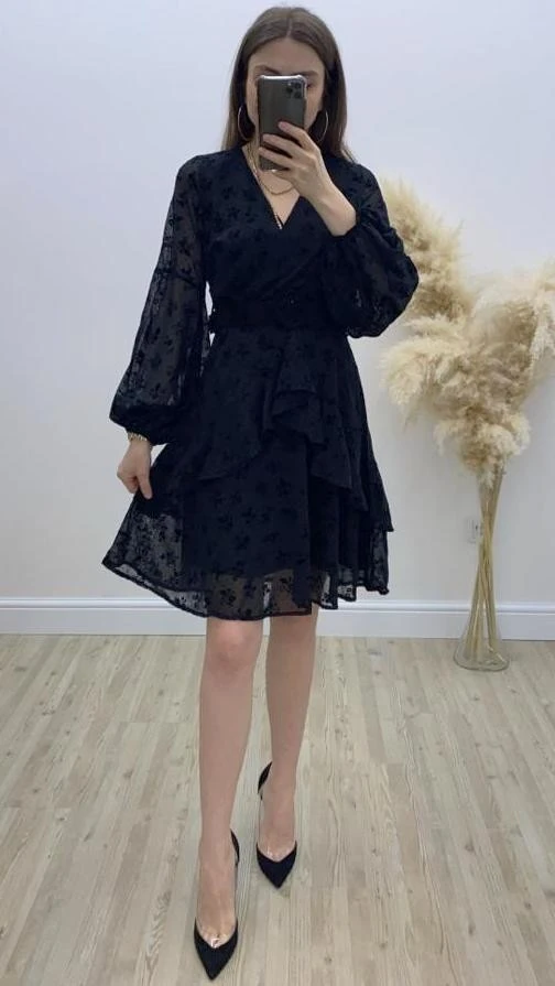 Çiçek İşlemeli Şifon Elbise Siyah