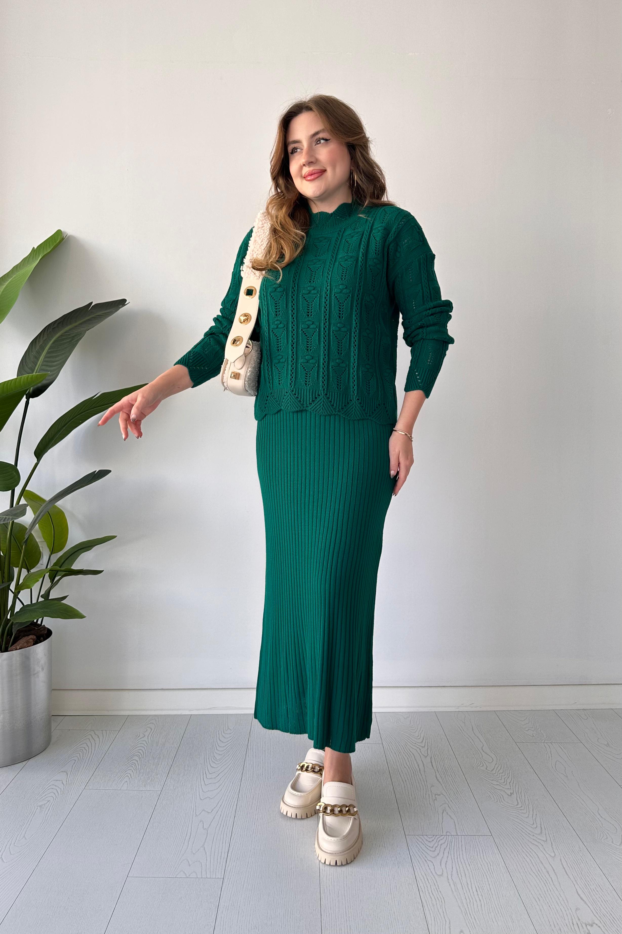 Piramit Ajurlu Kazak-Elbise