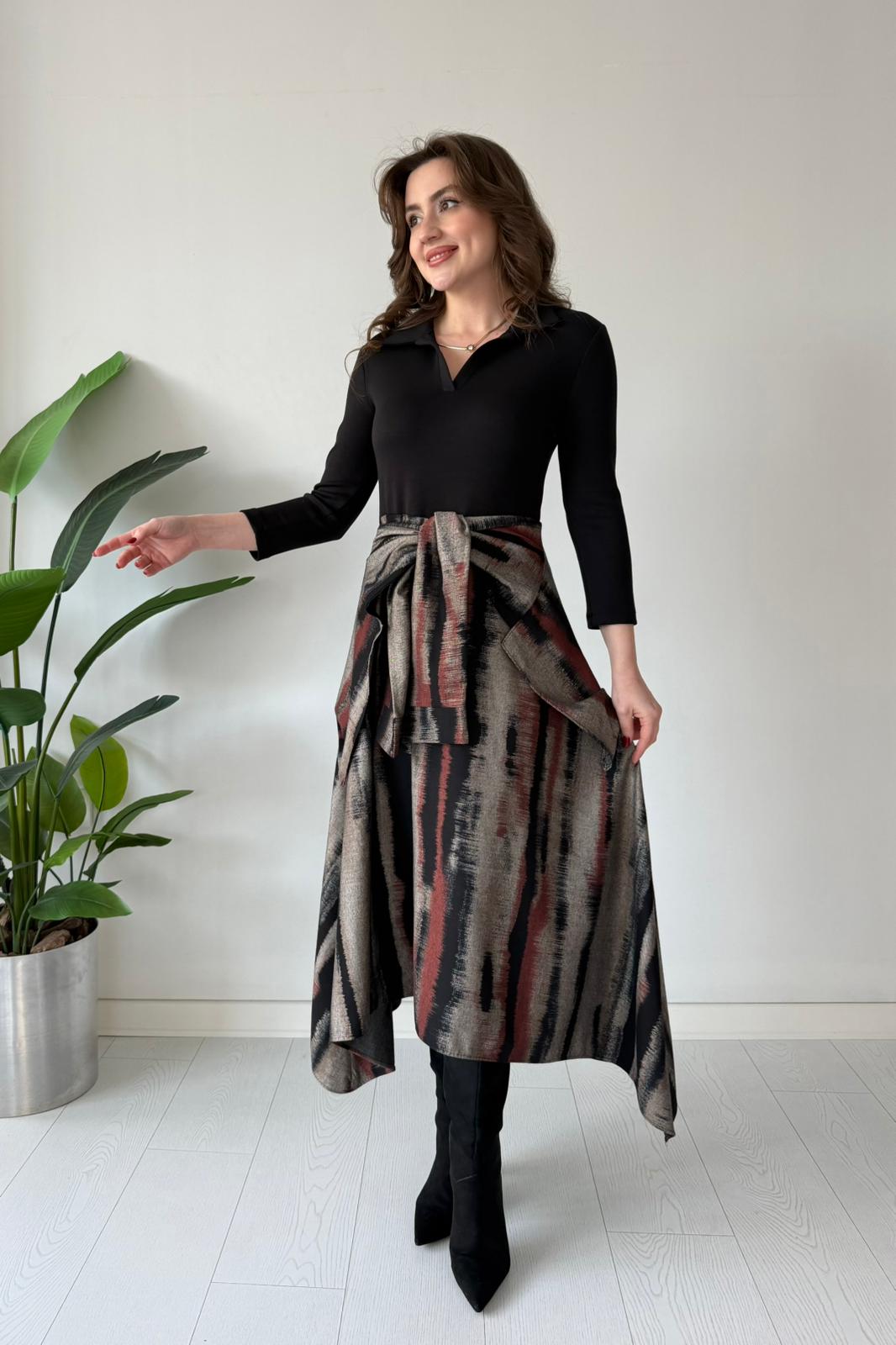 Otantik Etekli Yakalı Elbise