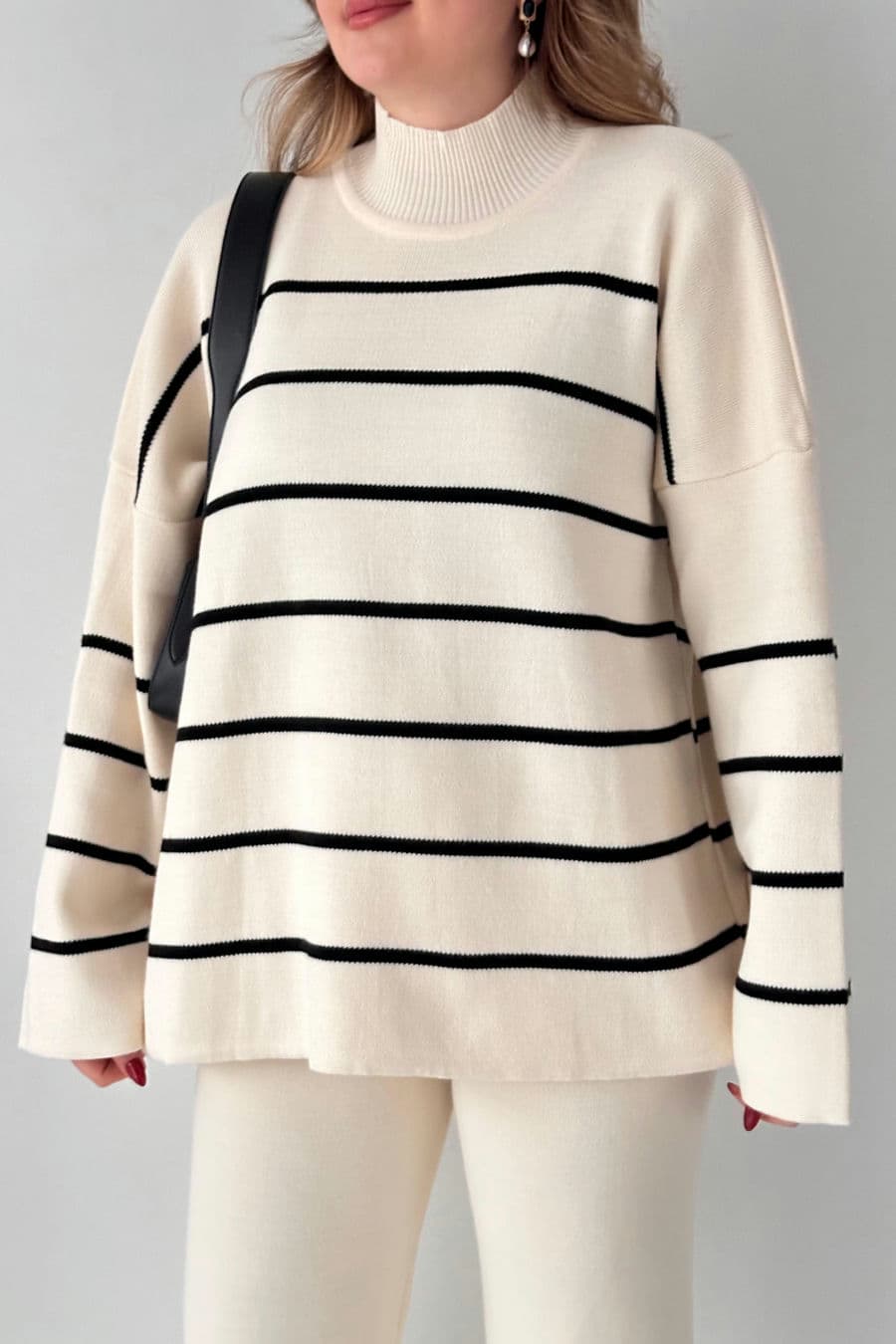 Üstü Çizgili Triko Takım