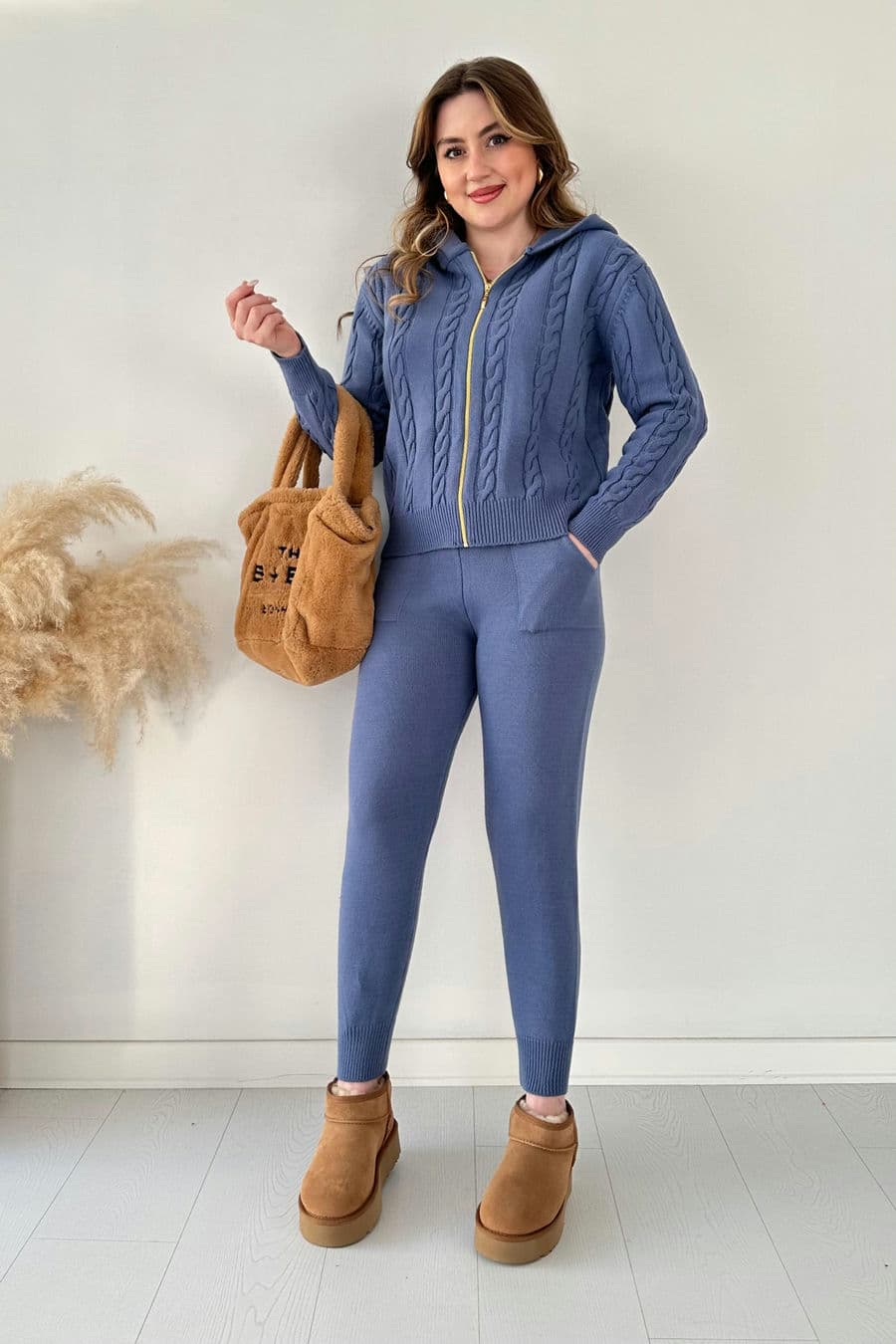 Kapüşonlu Triko Takım