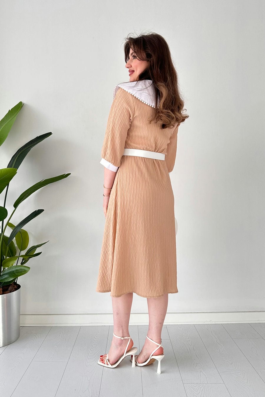 Fisto Yakalı Kemerli Elbise