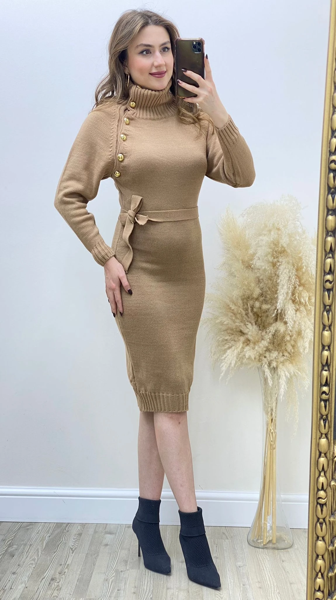 Gold Düğmeli Triko Elbise Bej