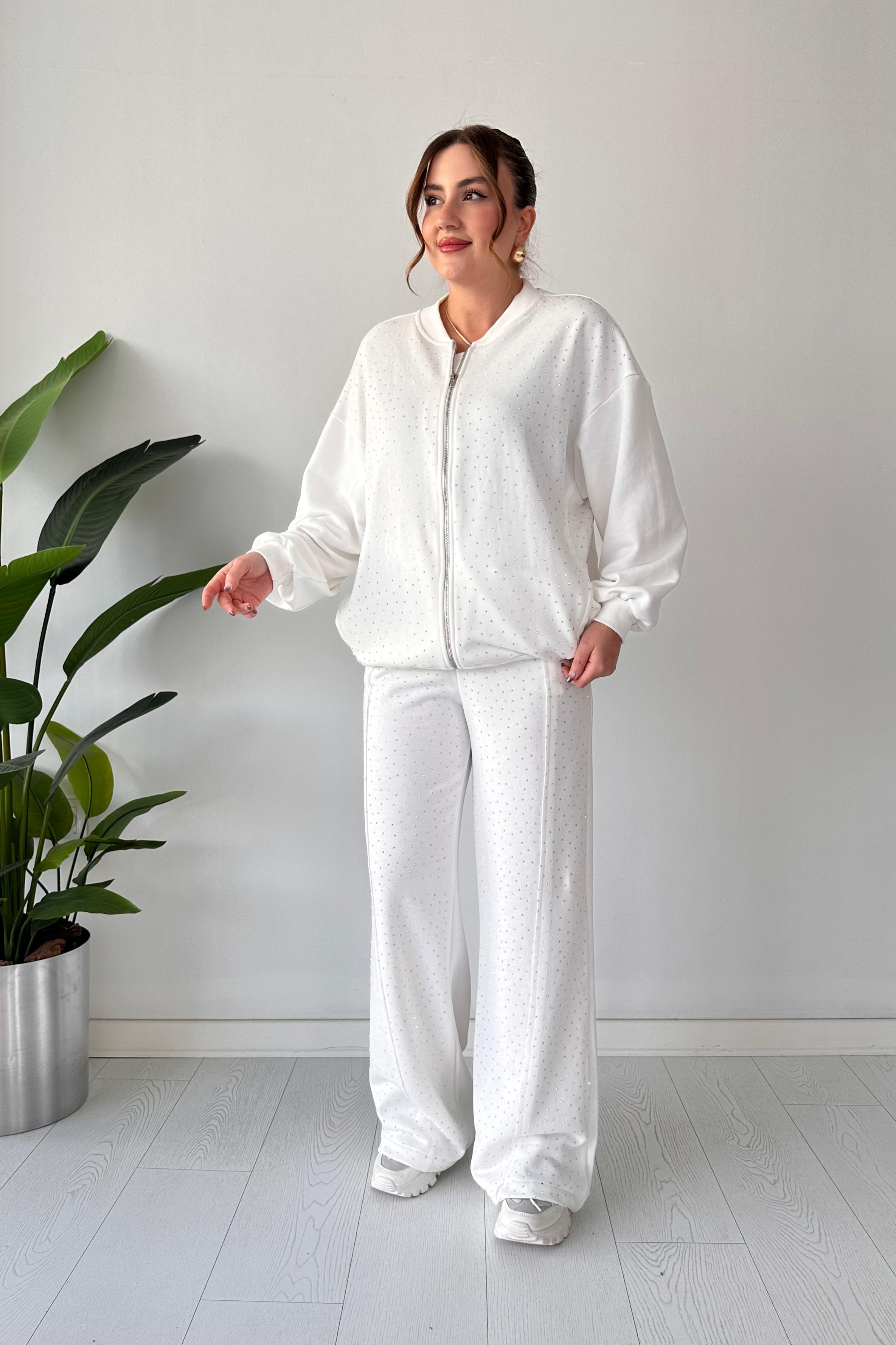 Üstü Taşlı Eşofman Takımı