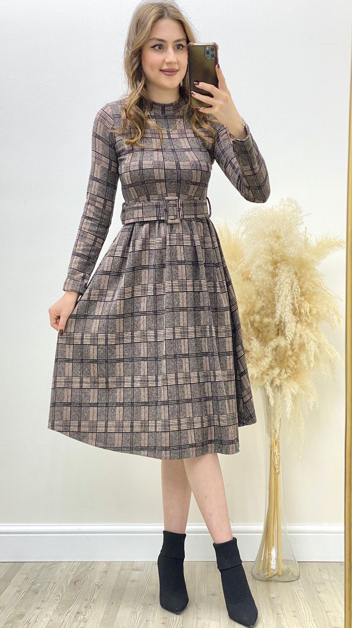 Kaşe Dokulu Kareli Elbise Bej