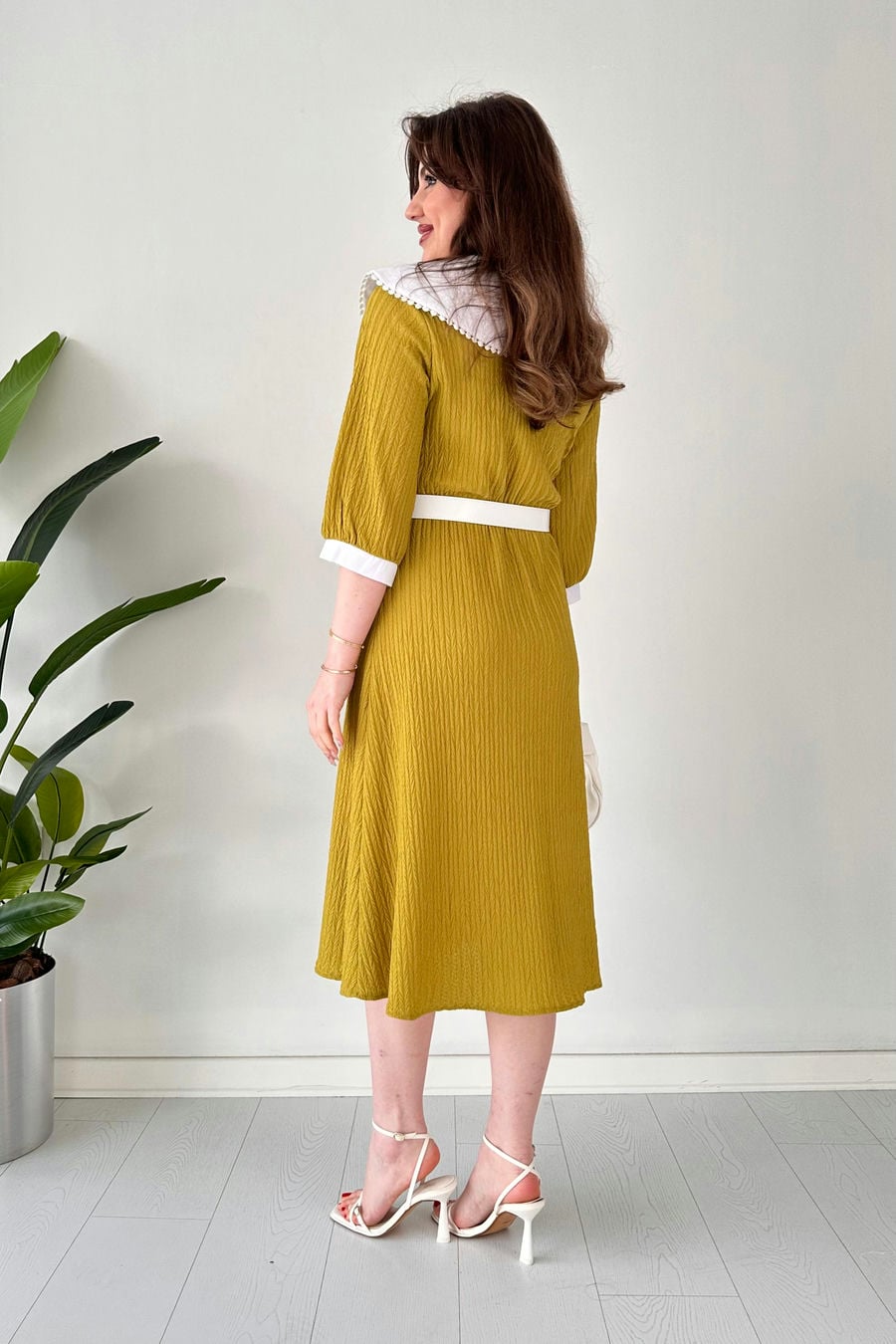 Fisto Yakalı Kemerli Elbise