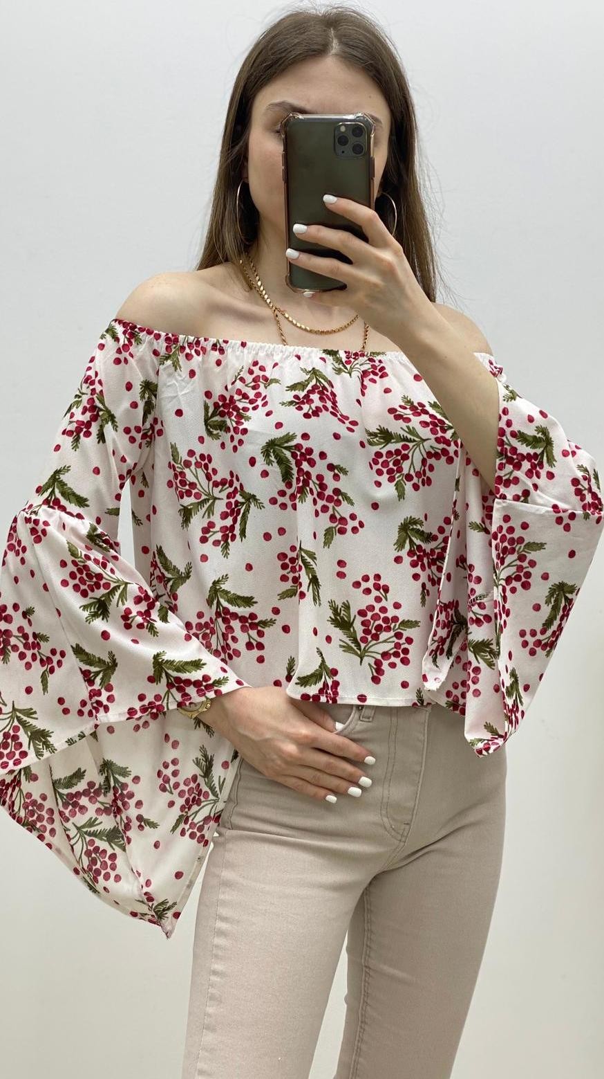 Kiraz Desenli Madonna Bluz Beyaz