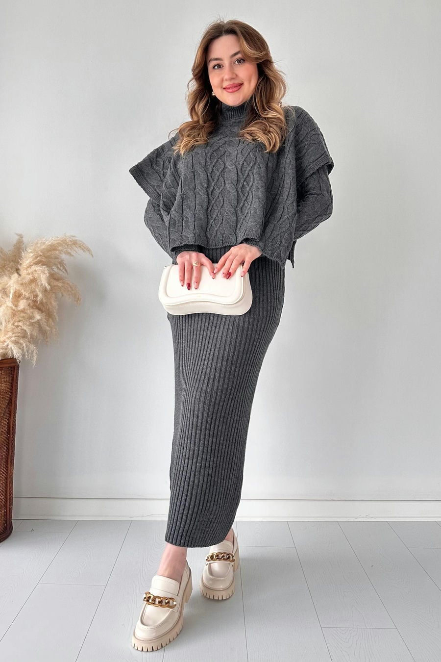 Pelerinli Triko Elbise