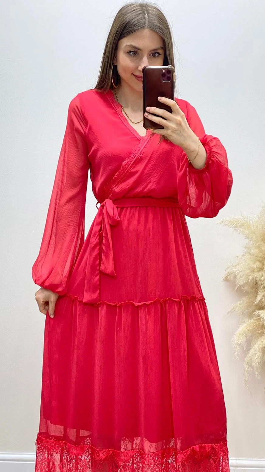 Güpür Etekli Kuşaklı Şifon Elbise Nar Çiçeği