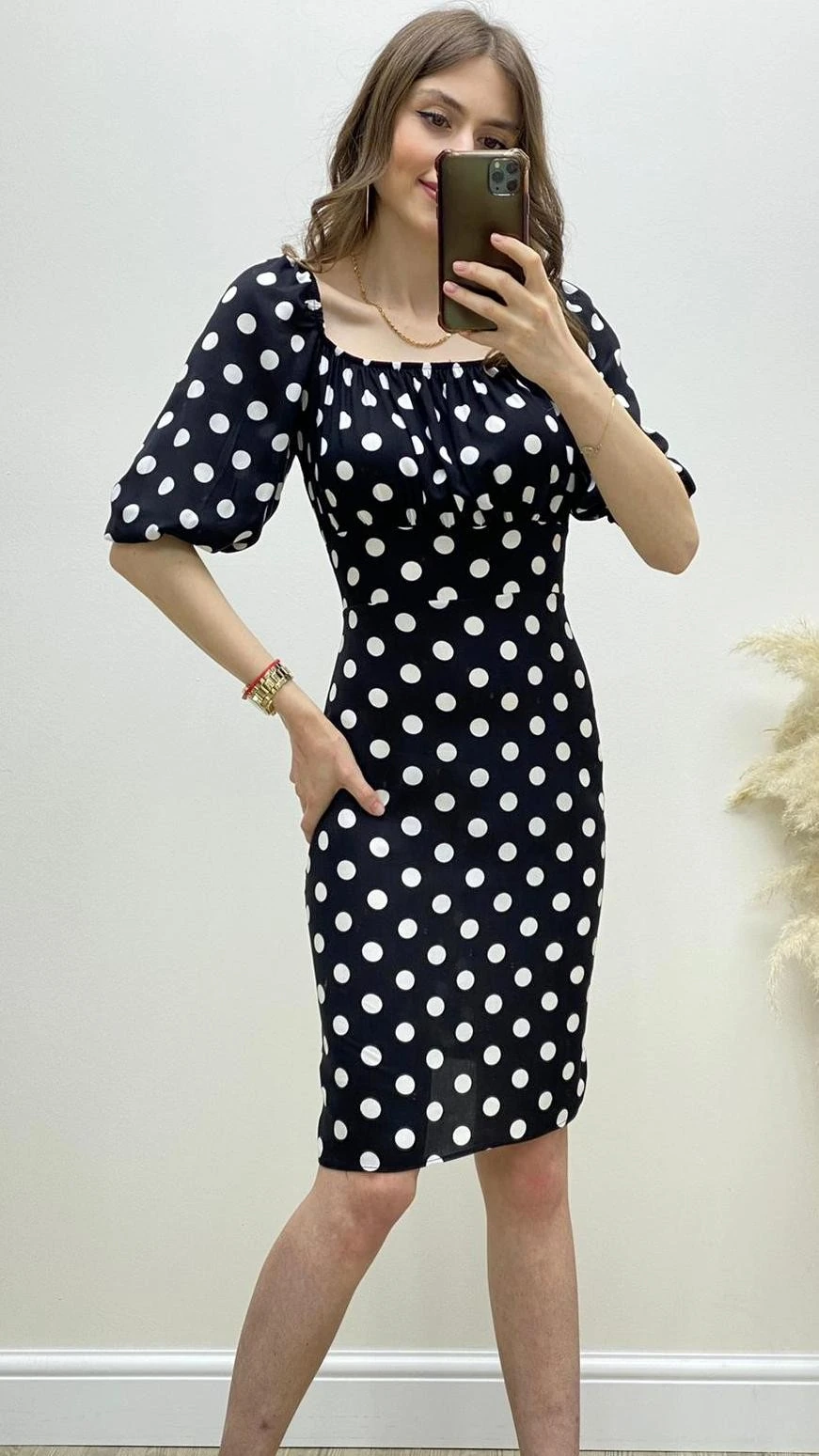 Madonna Yaka Puantiyeli Elbise Siyah