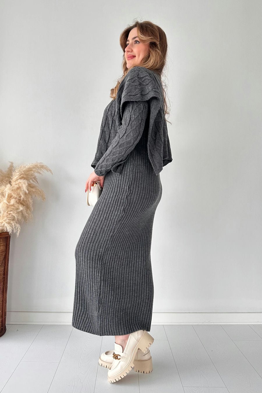 Pelerinli Triko Elbise