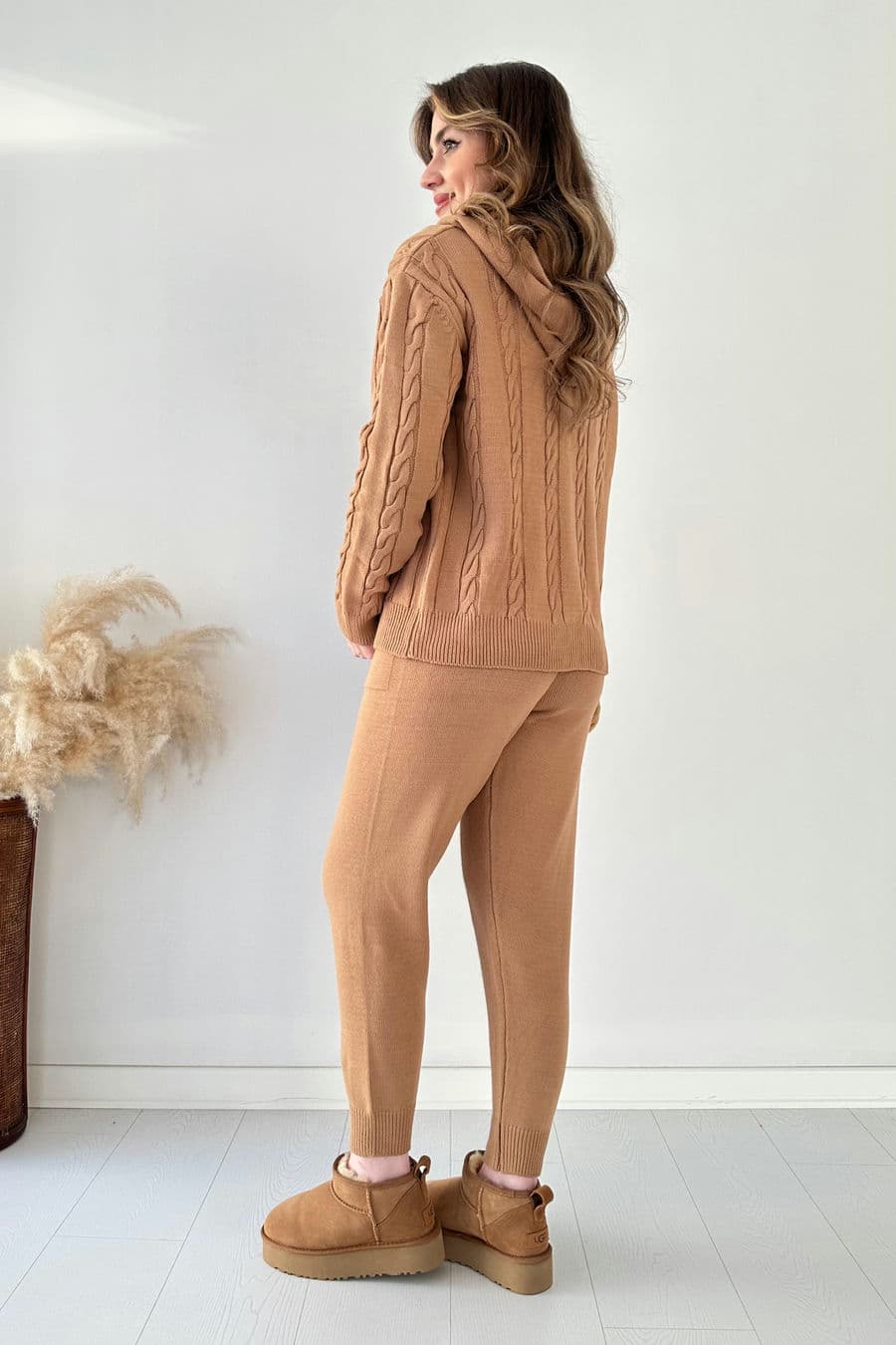 Kapüşonlu Triko Takım