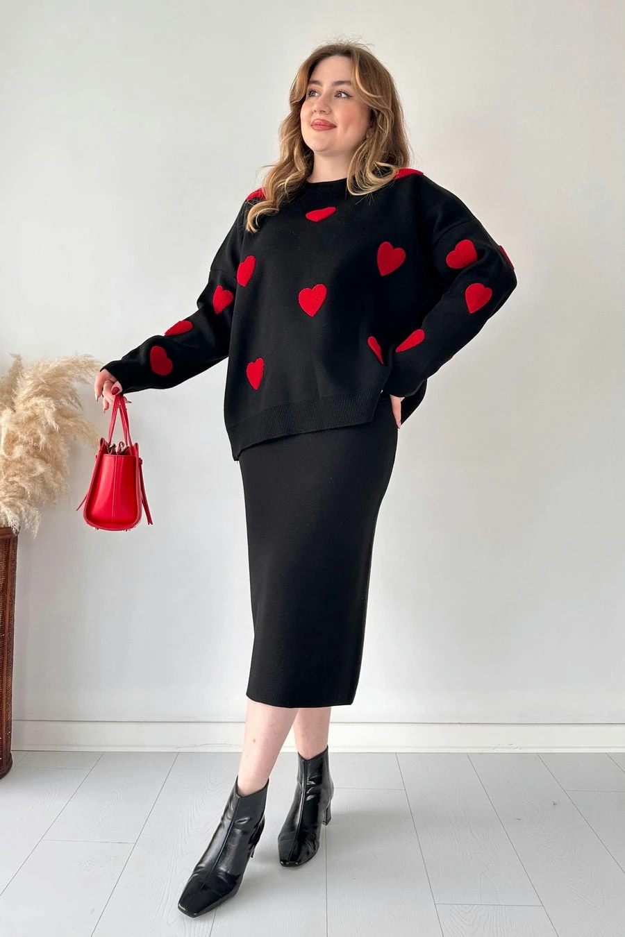 Kalpli Etekli Triko Takım