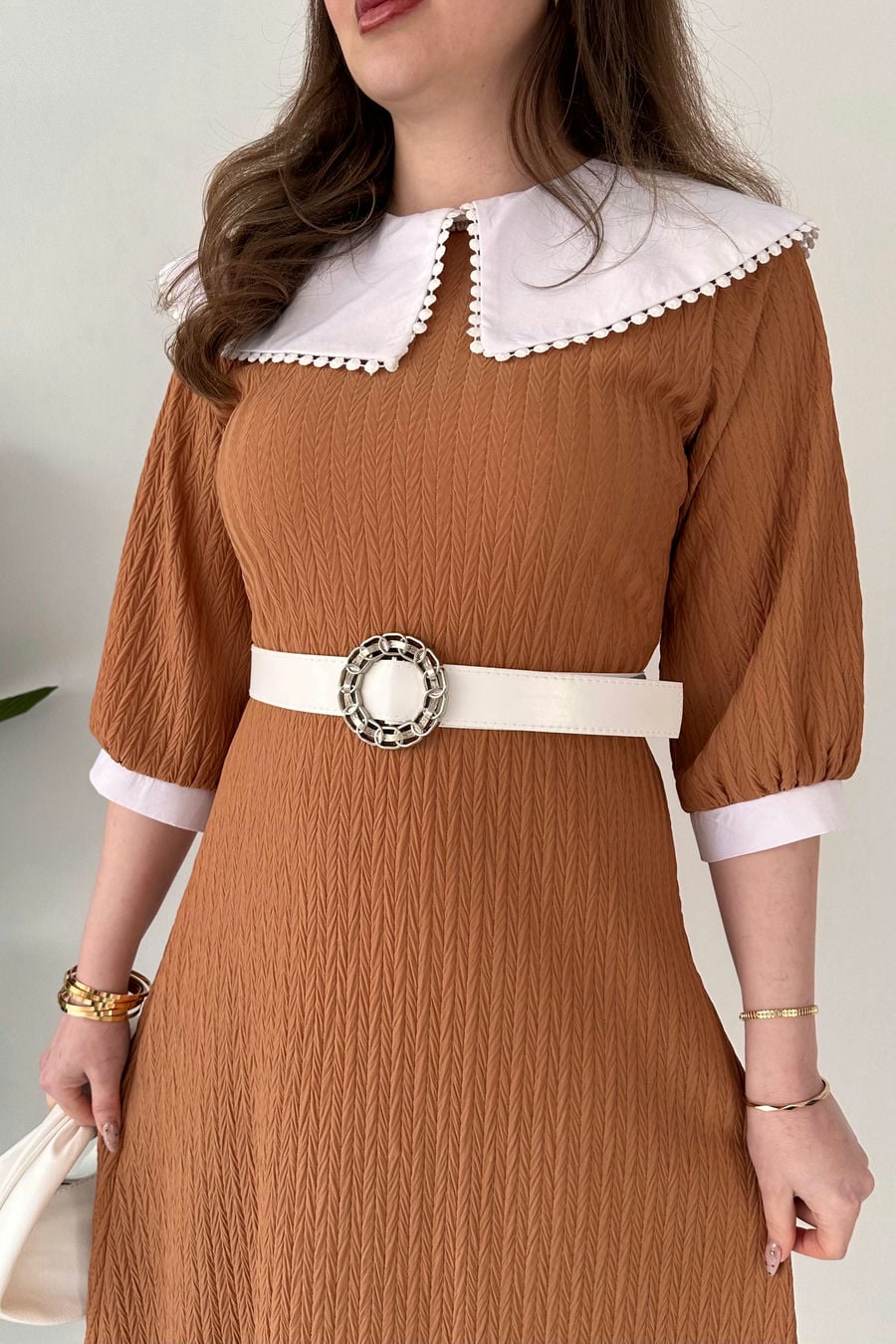 Fisto Yakalı Kemerli Elbise