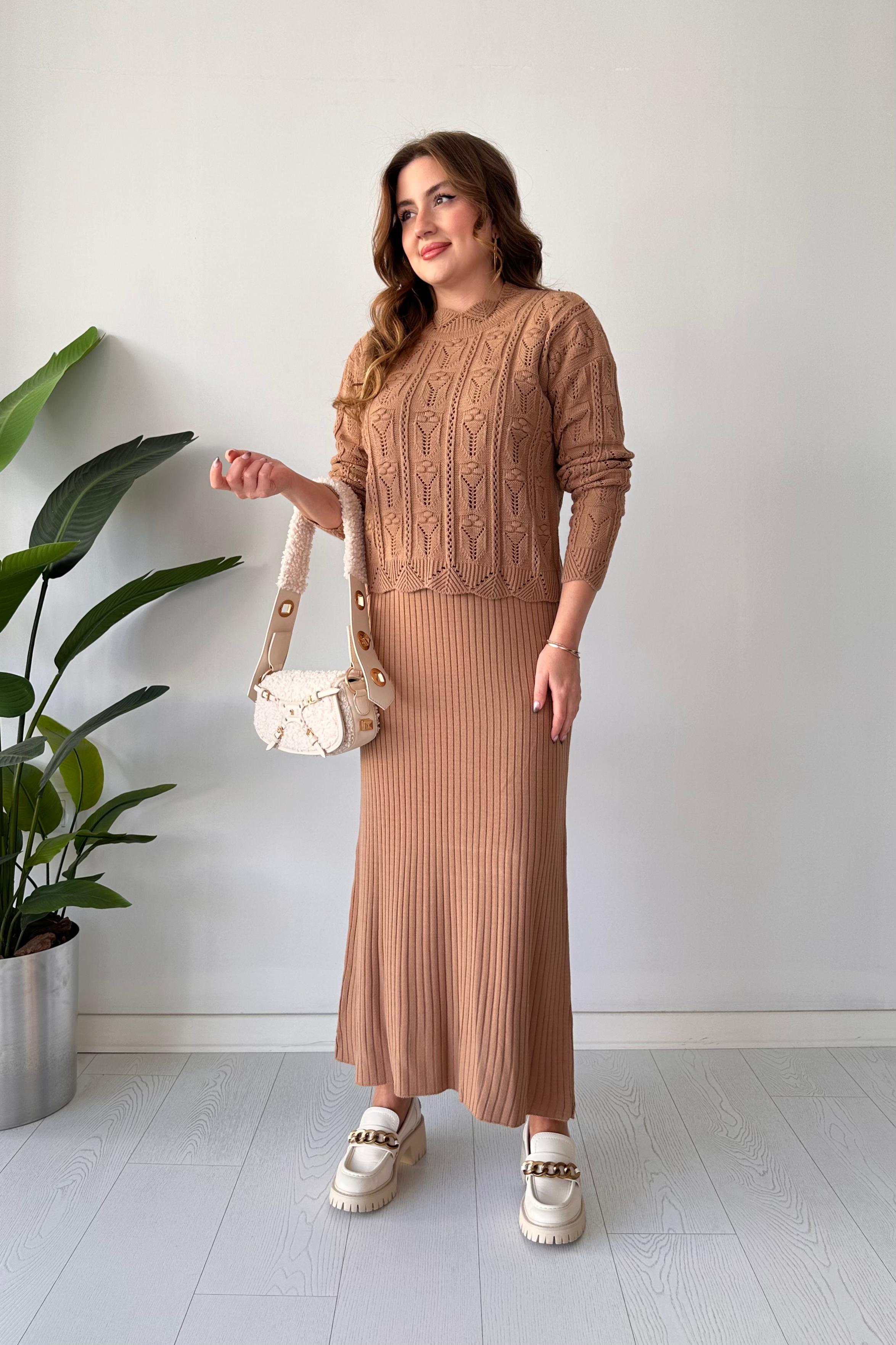 Piramit Ajurlu Kazak-Elbise