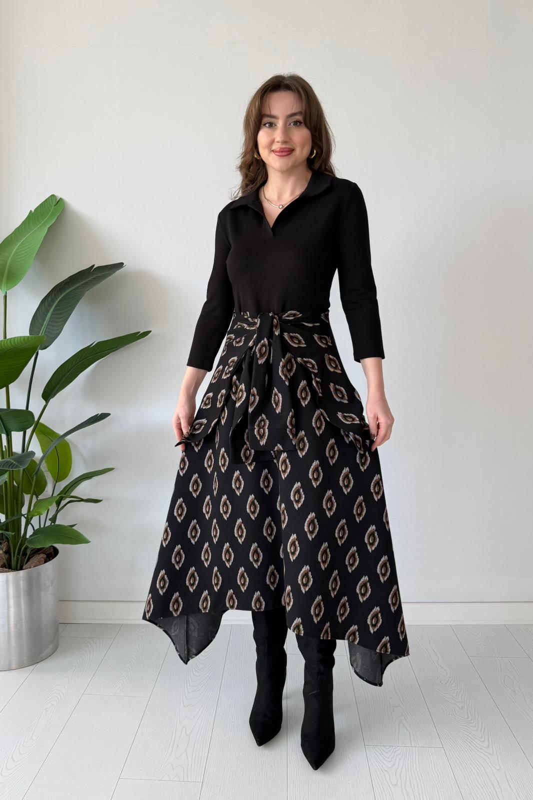 Otantik Etekli Yakalı Elbise