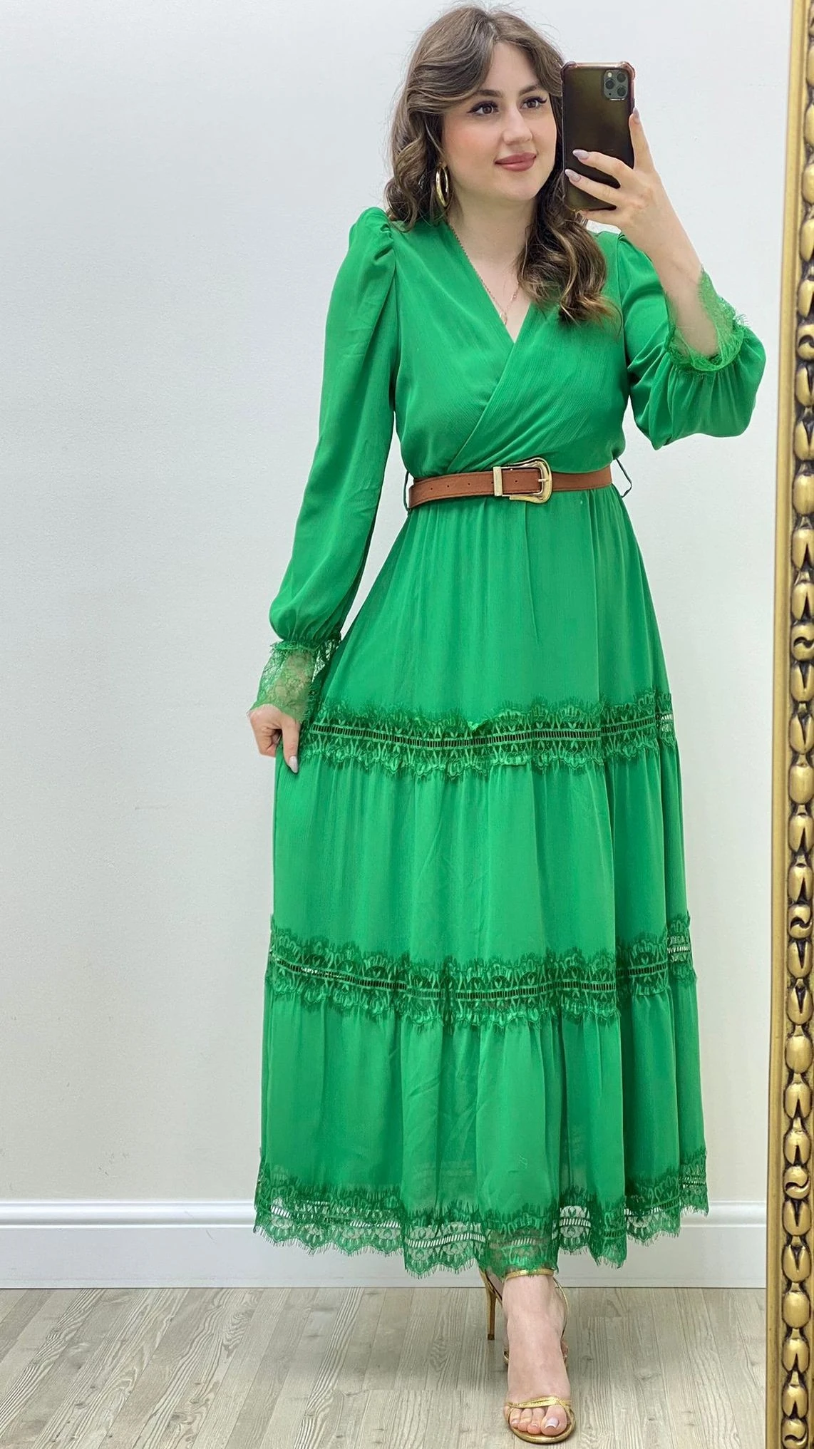 Kruvaze Kemerli Dantelli Şifon Elbise Yeşil