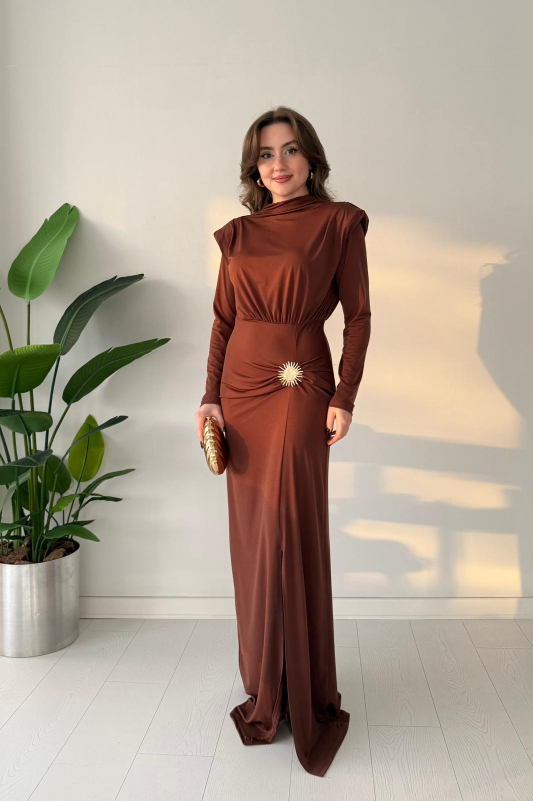 Vatkalı Güneş Broş Esnek Elbise - Kahve