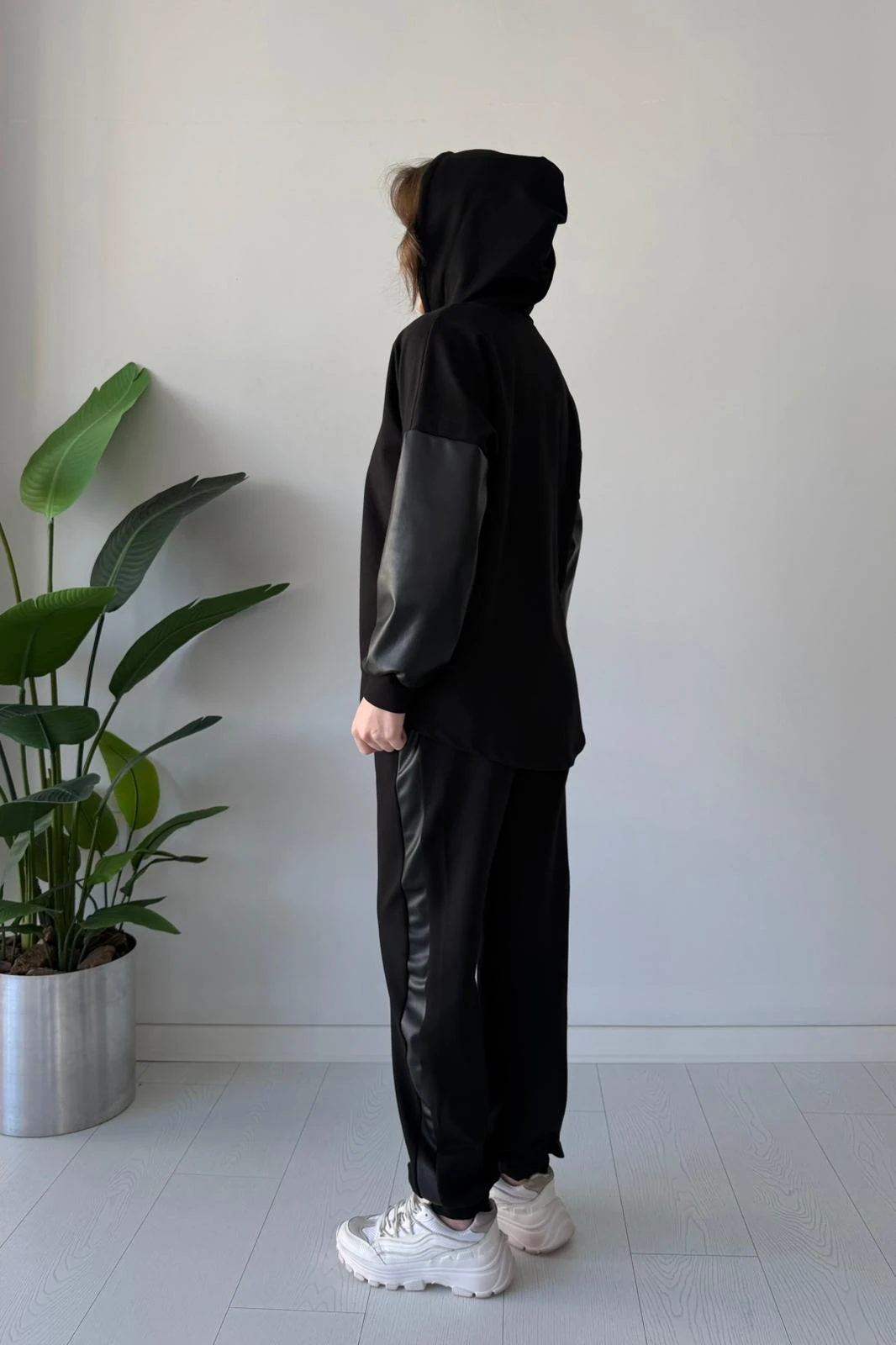 Deri Detaylı İkili Takım