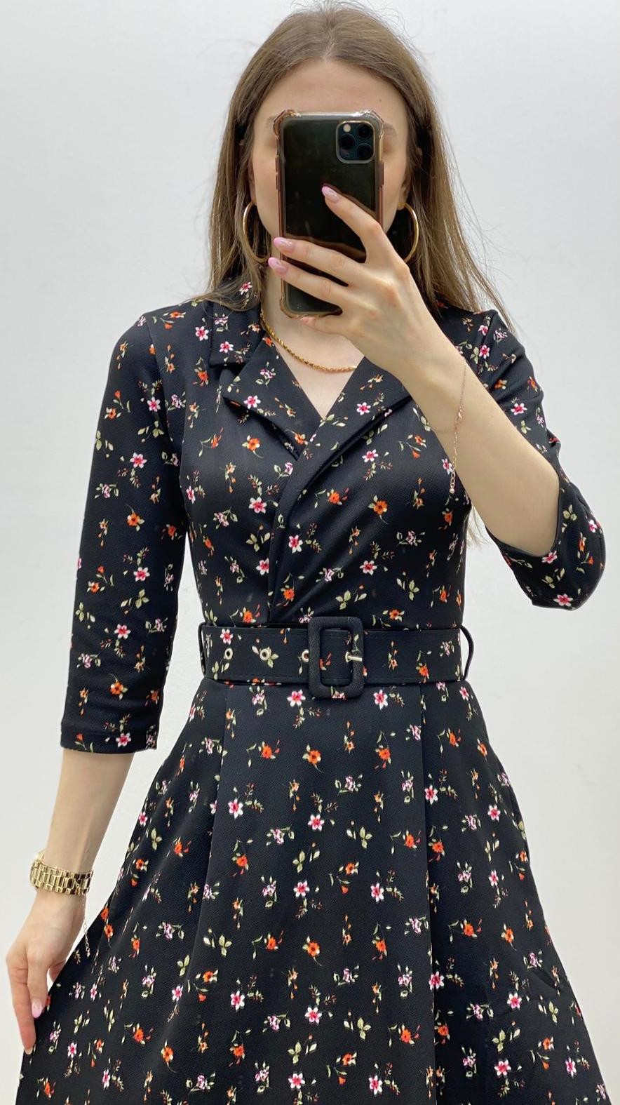 Yaka Detay Çiçek Desenli Elbise