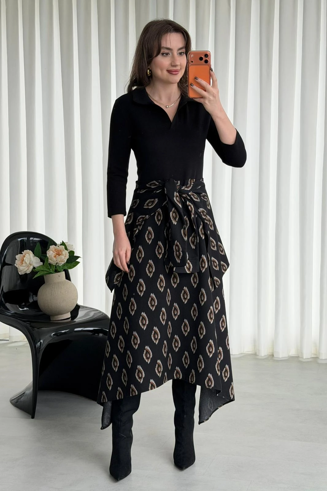 Otantik Etekli Yakalı Elbise