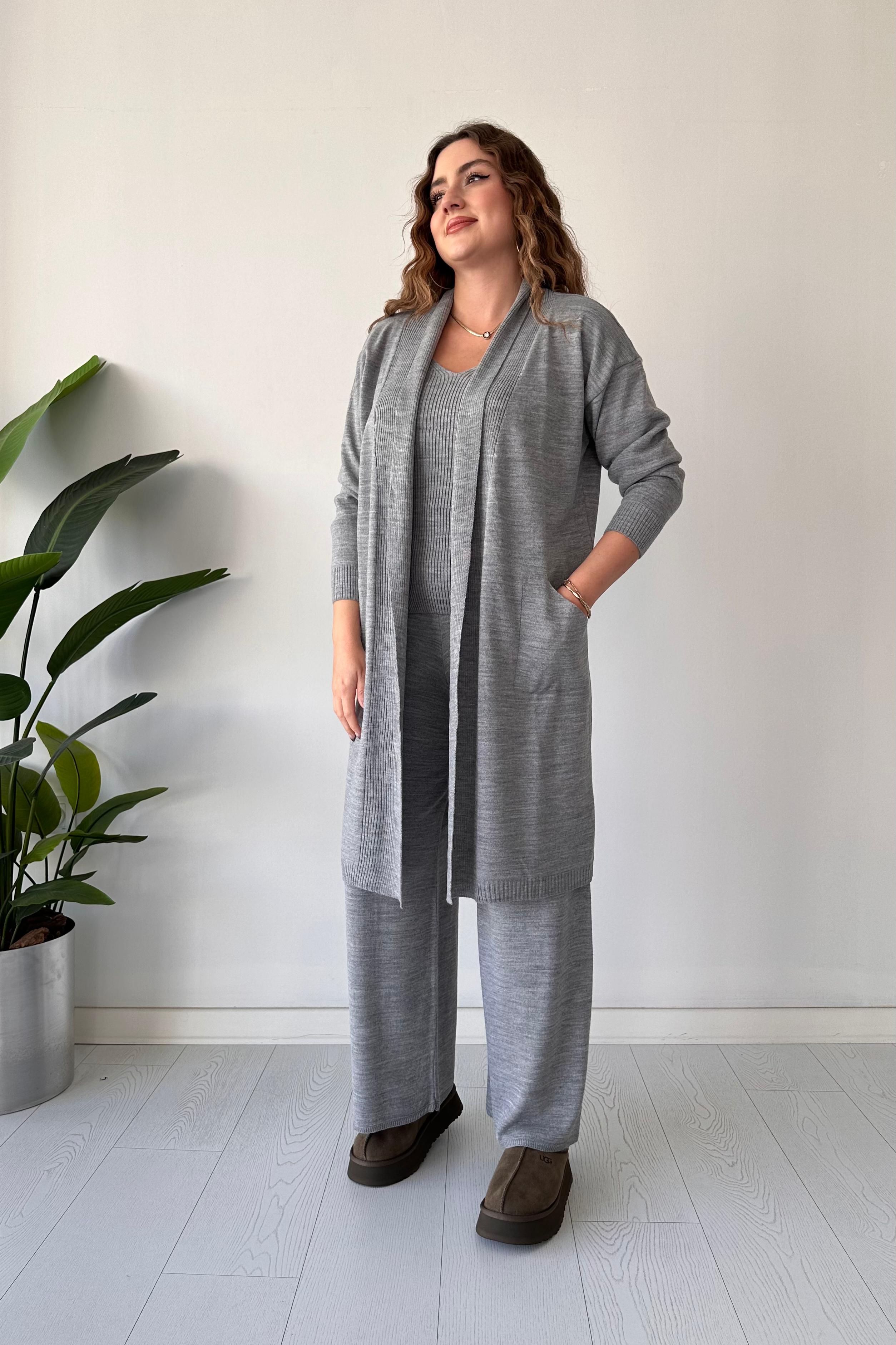 Uzun Hırkalı Üçlü Triko Takım