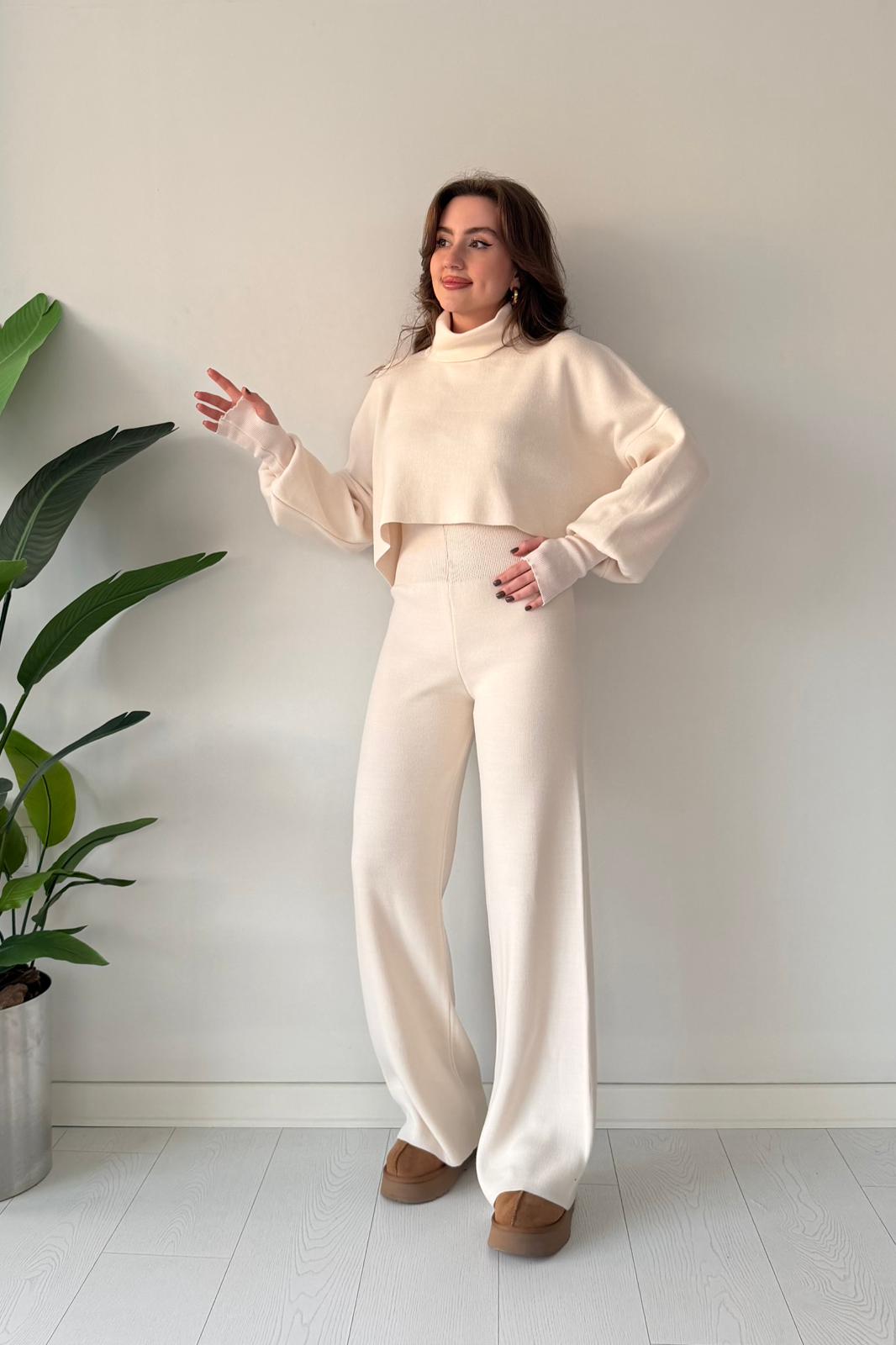 Parmak Geçmeli Triko Takım - Beyaz