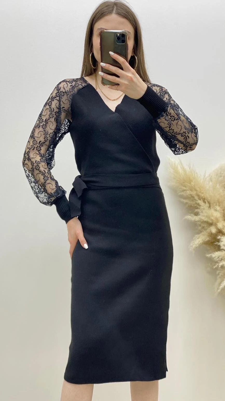 Kolları Dantel Triko Elbise Siyah