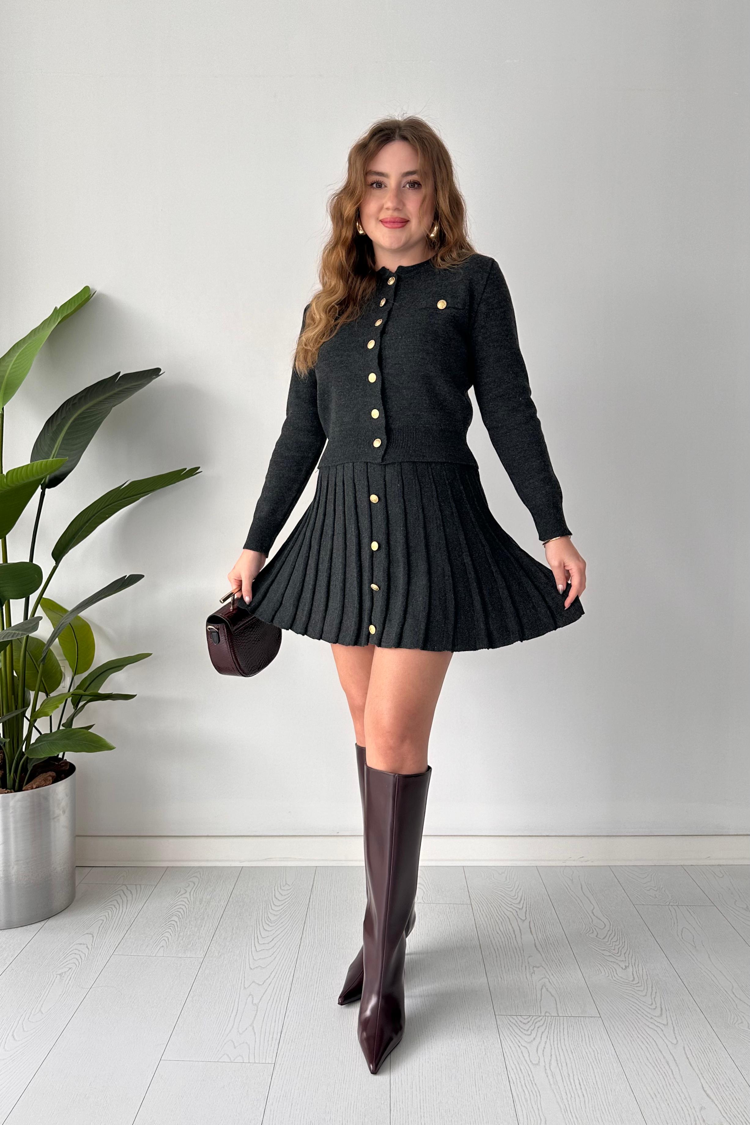 Düğmeli Hırka Klos Etek Takım