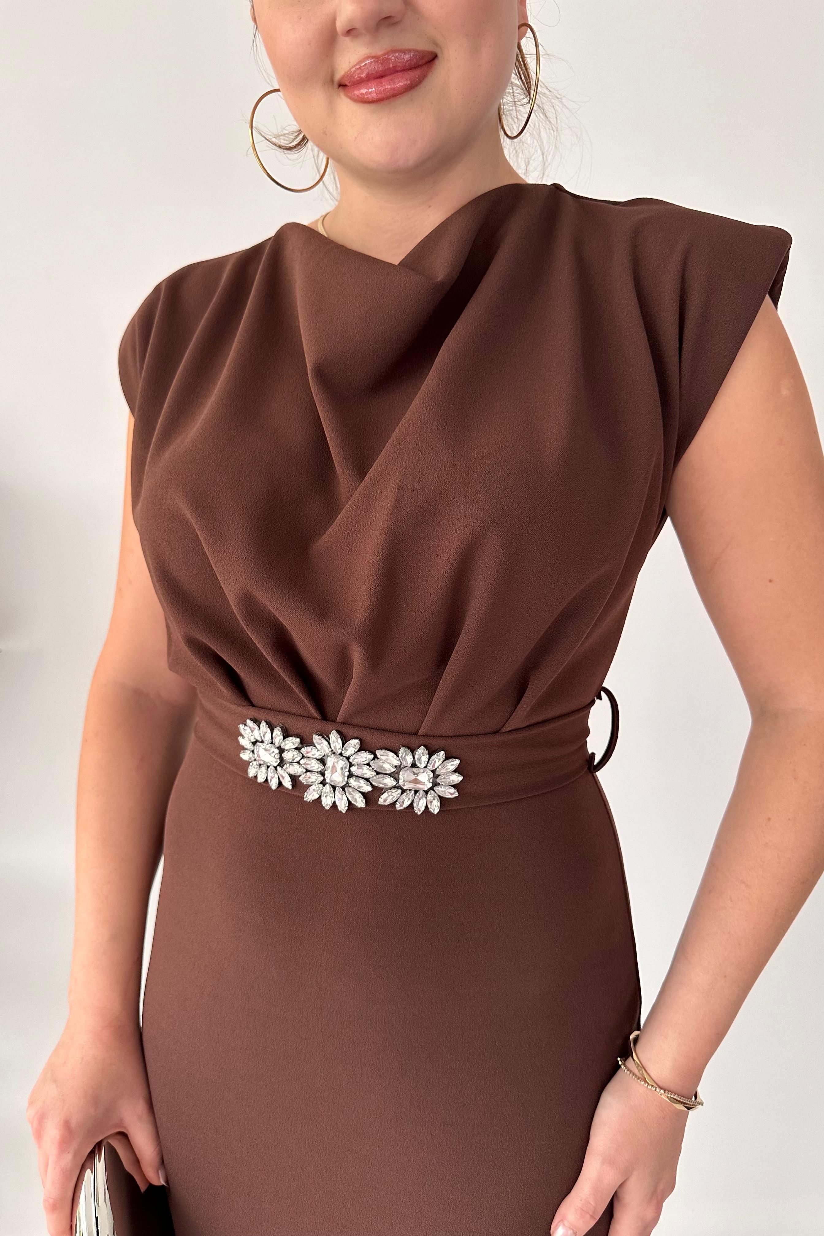 Üç Taş Kemerli Krep Elbise