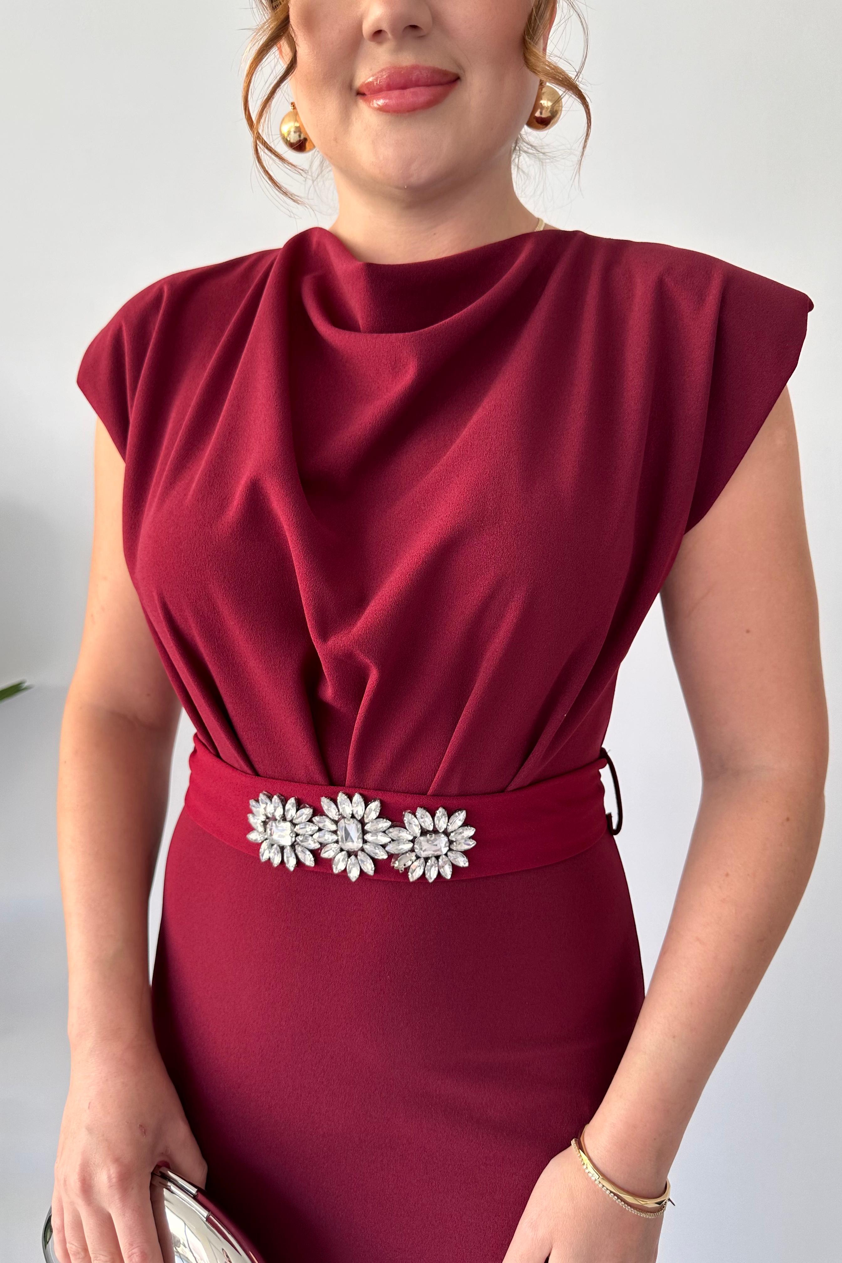 Üç Taş Kemerli Krep Elbise